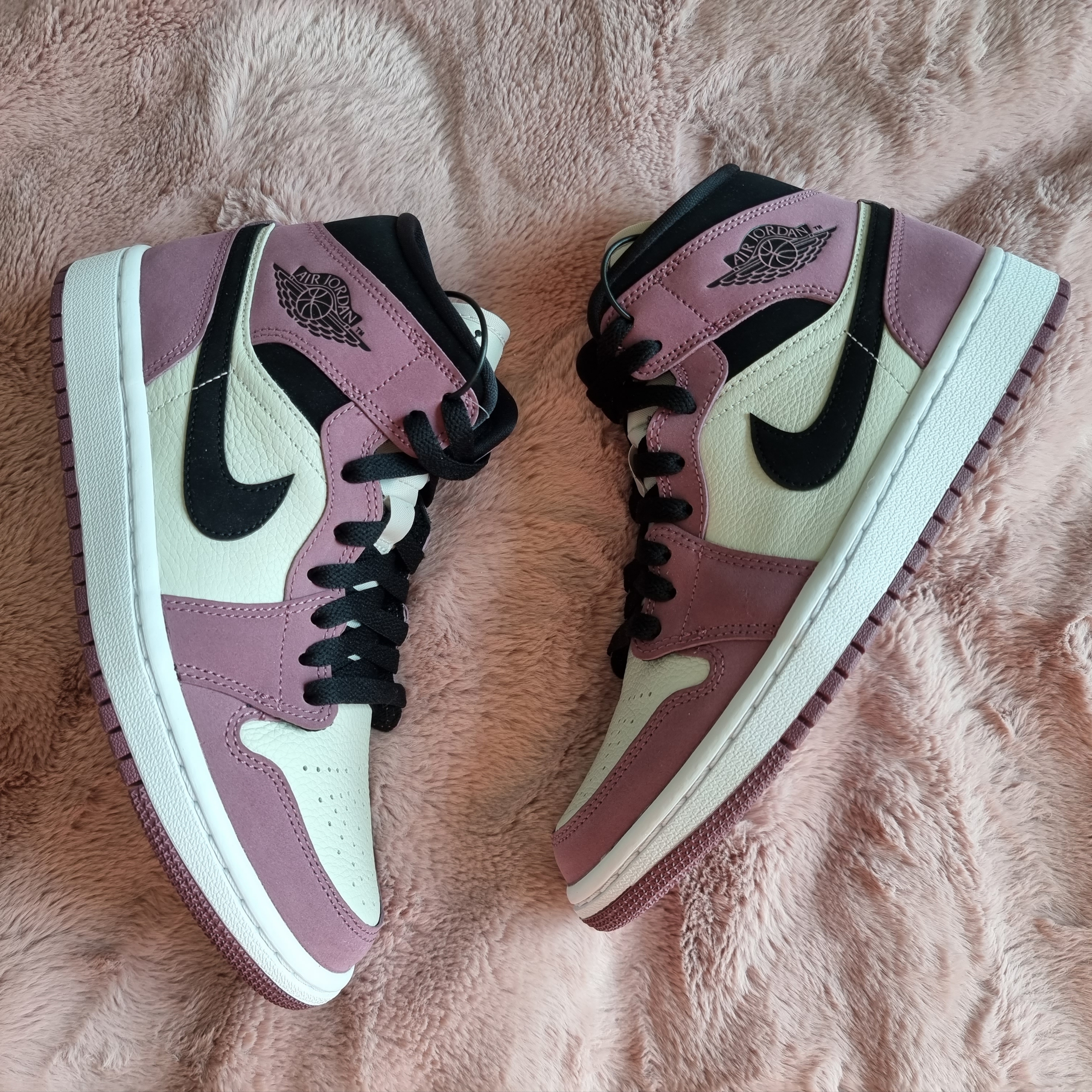 (W) Jordan 1 Mid SE Light Mulberry 착용 스타일 - 4