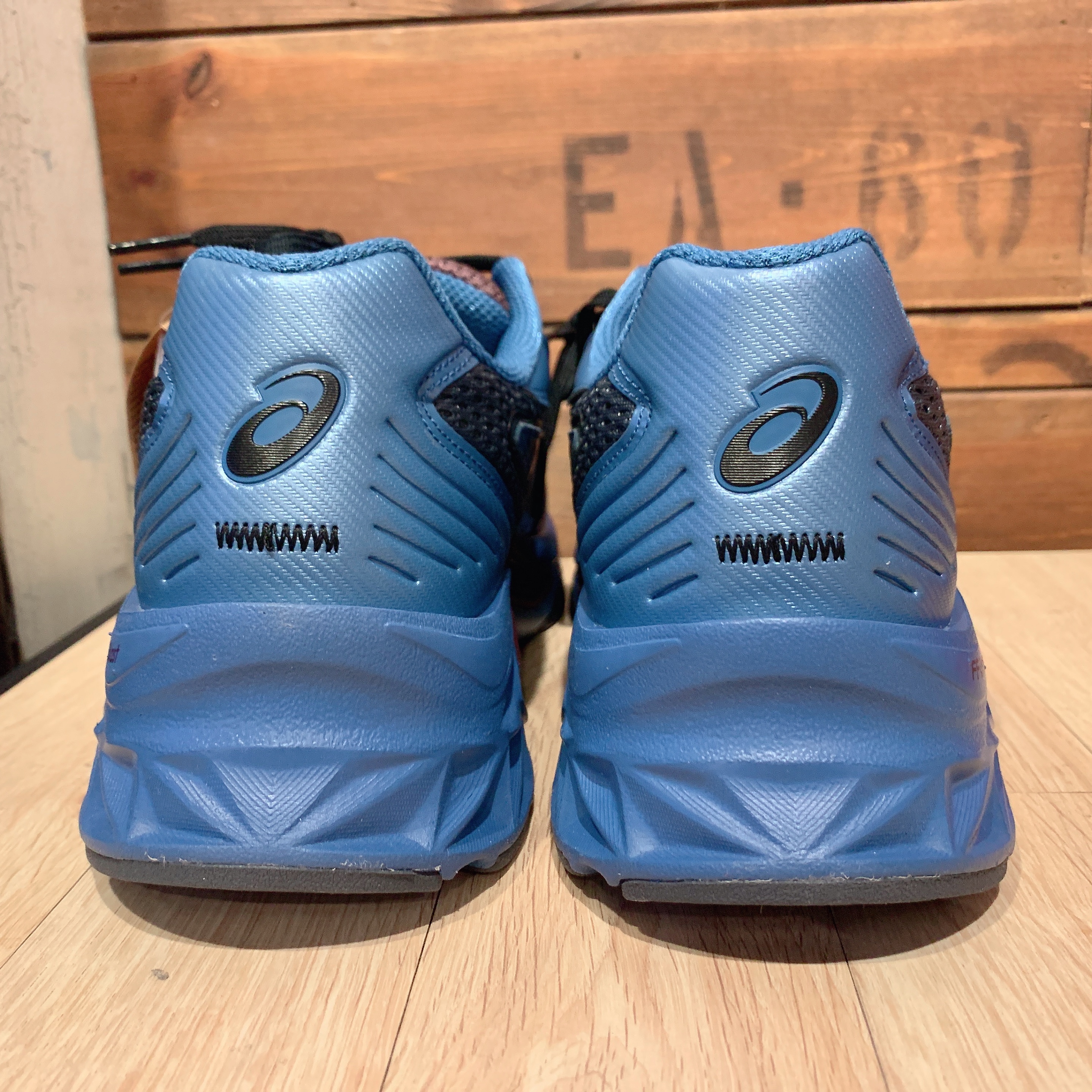 Asics HN2-S Protoblast Azure 착용 스타일 - 3