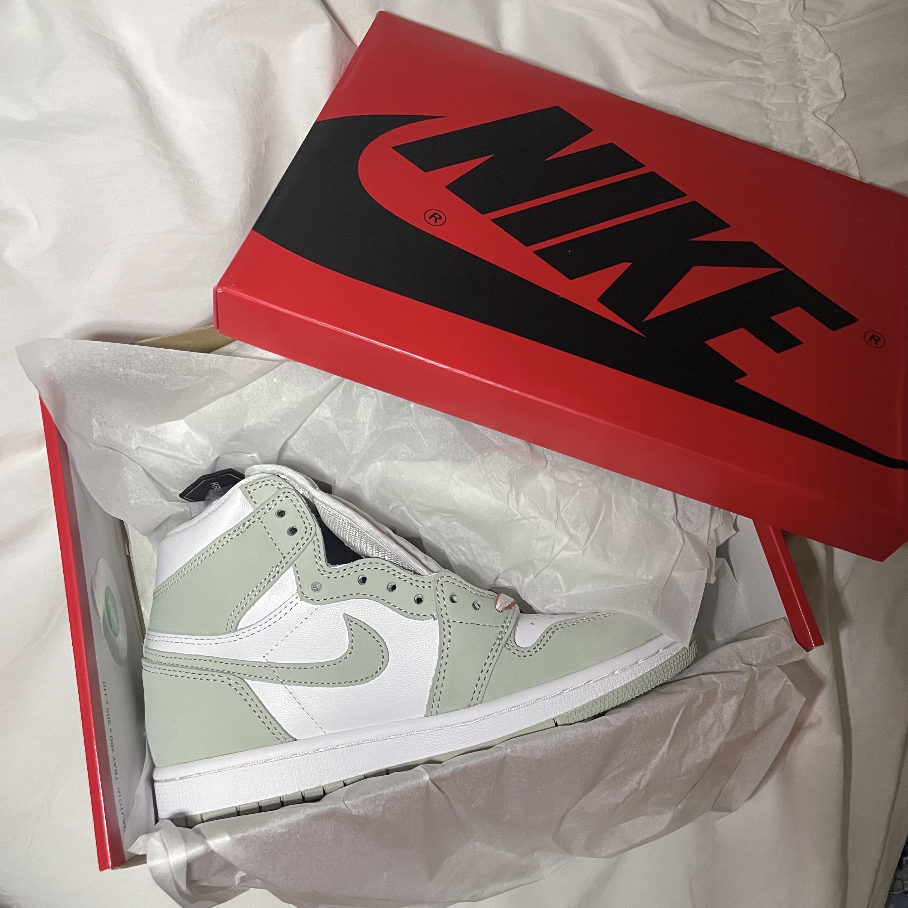 (W) Jordan 1 Retro High OG Seafoam 착용 스타일 - 2