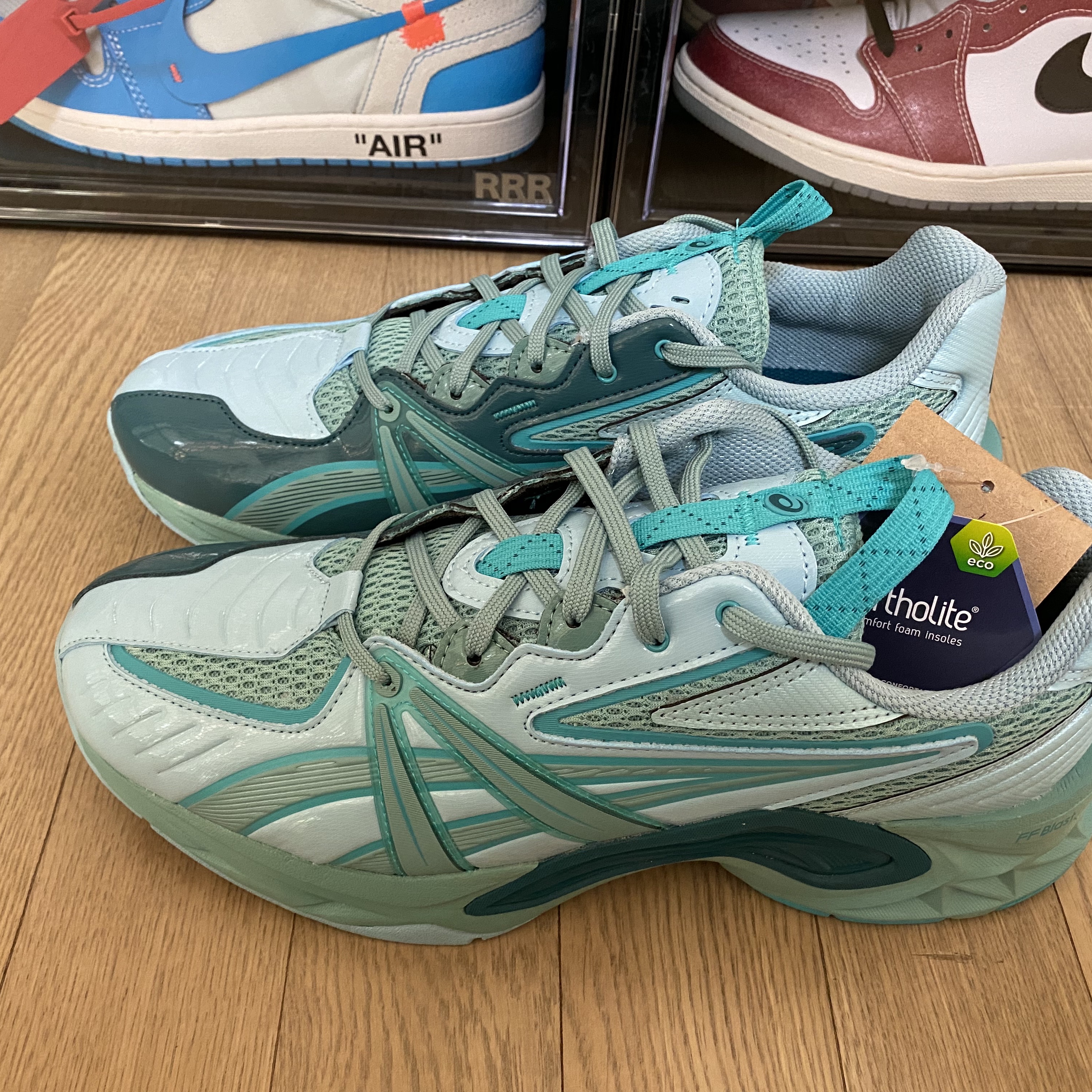 Asics HN2-S Protoblast Shaded Spruce 착용 스타일 - 2