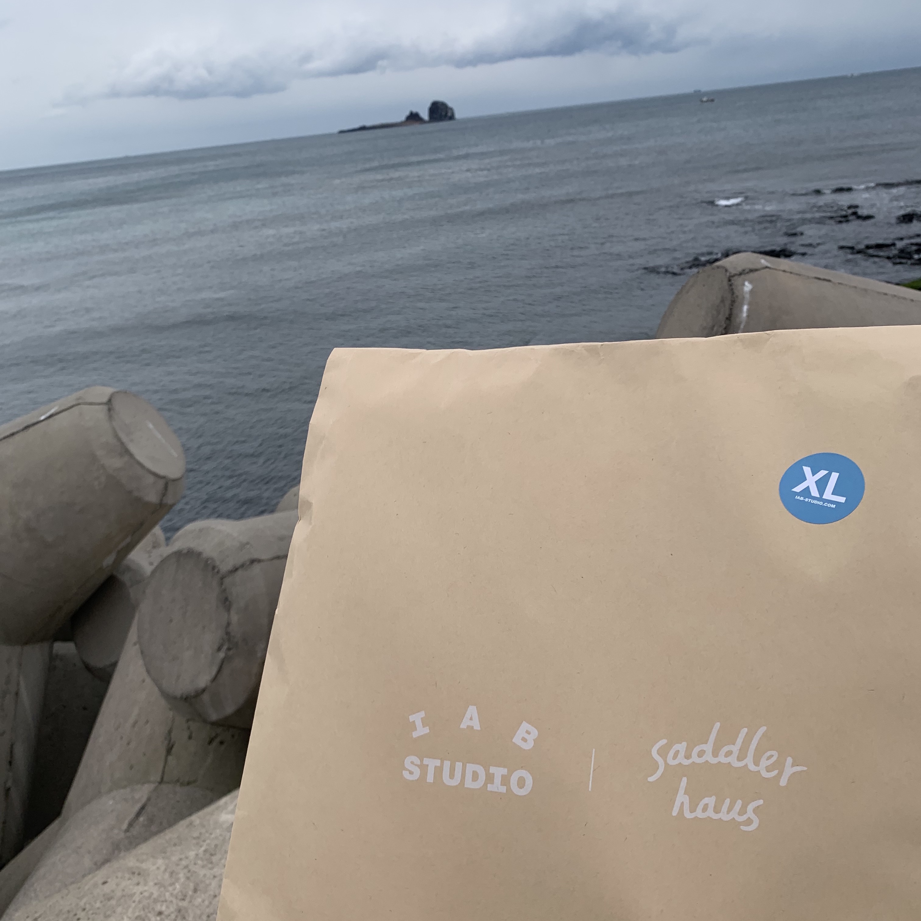 IAB Studio x Saddler Haus Knit Cheese 착용 스타일