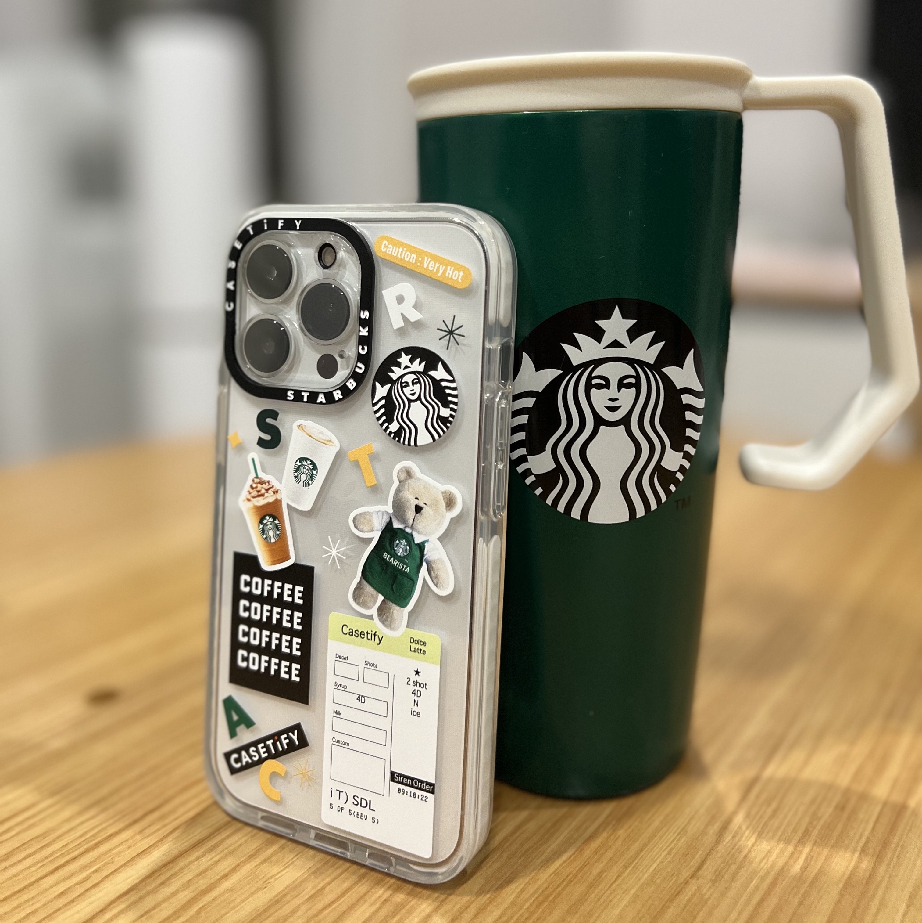 Casetify x Starbucks Icon Impact iPhone Case Clear 착용 스타일
