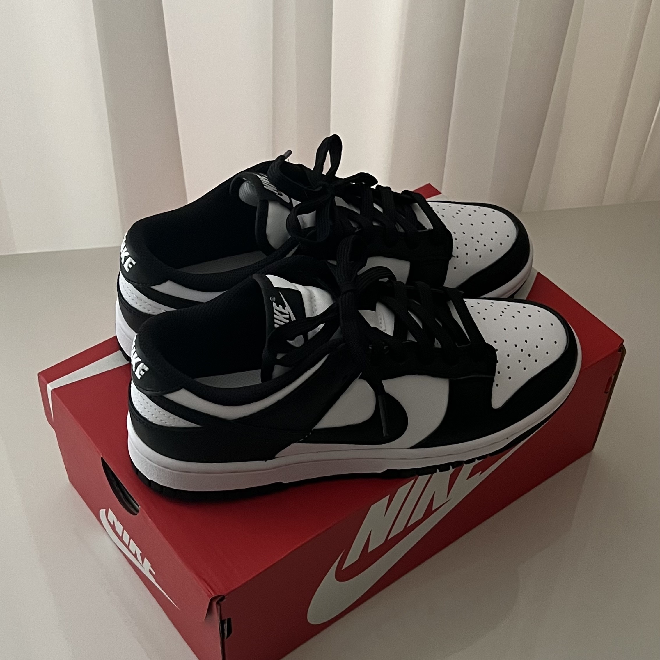 (W) Nike Dunk Low Black 착용 스타일 - 3