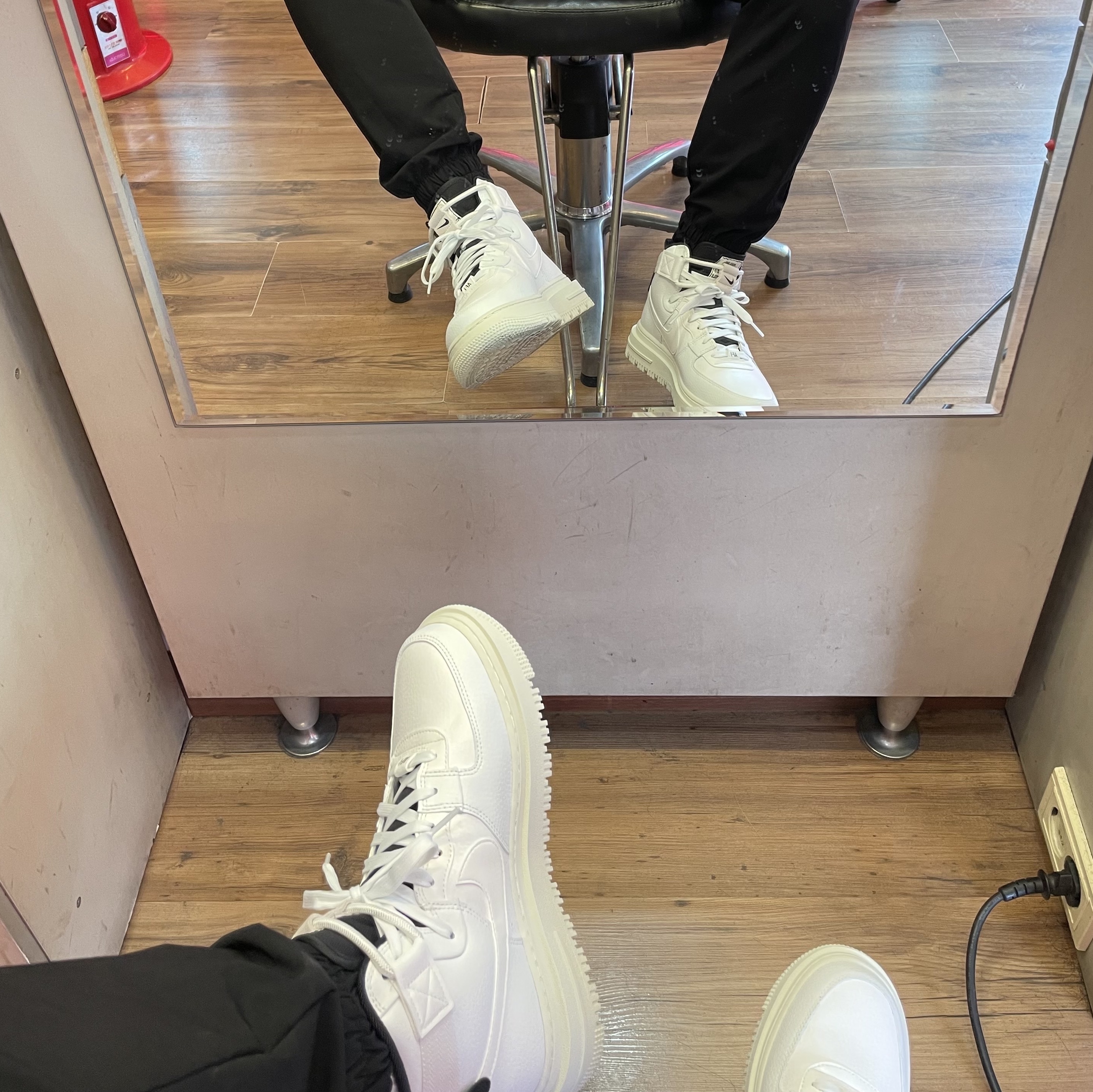 (W) Nike Air Force 1 High Utility 2.0 Summit White 착용 스타일