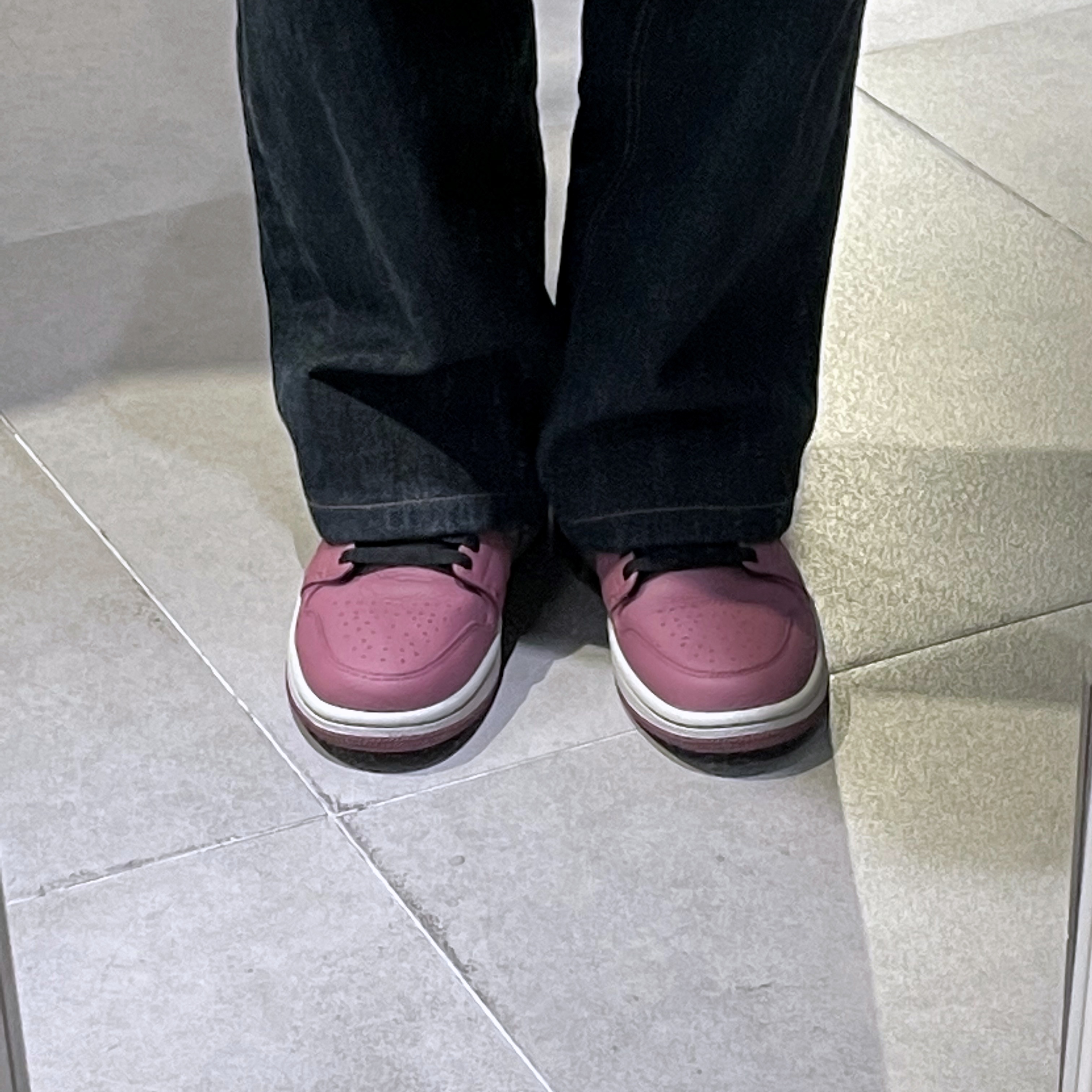 (W) Jordan 1 Low SE Light Mulberry 착용 스타일 - 2
