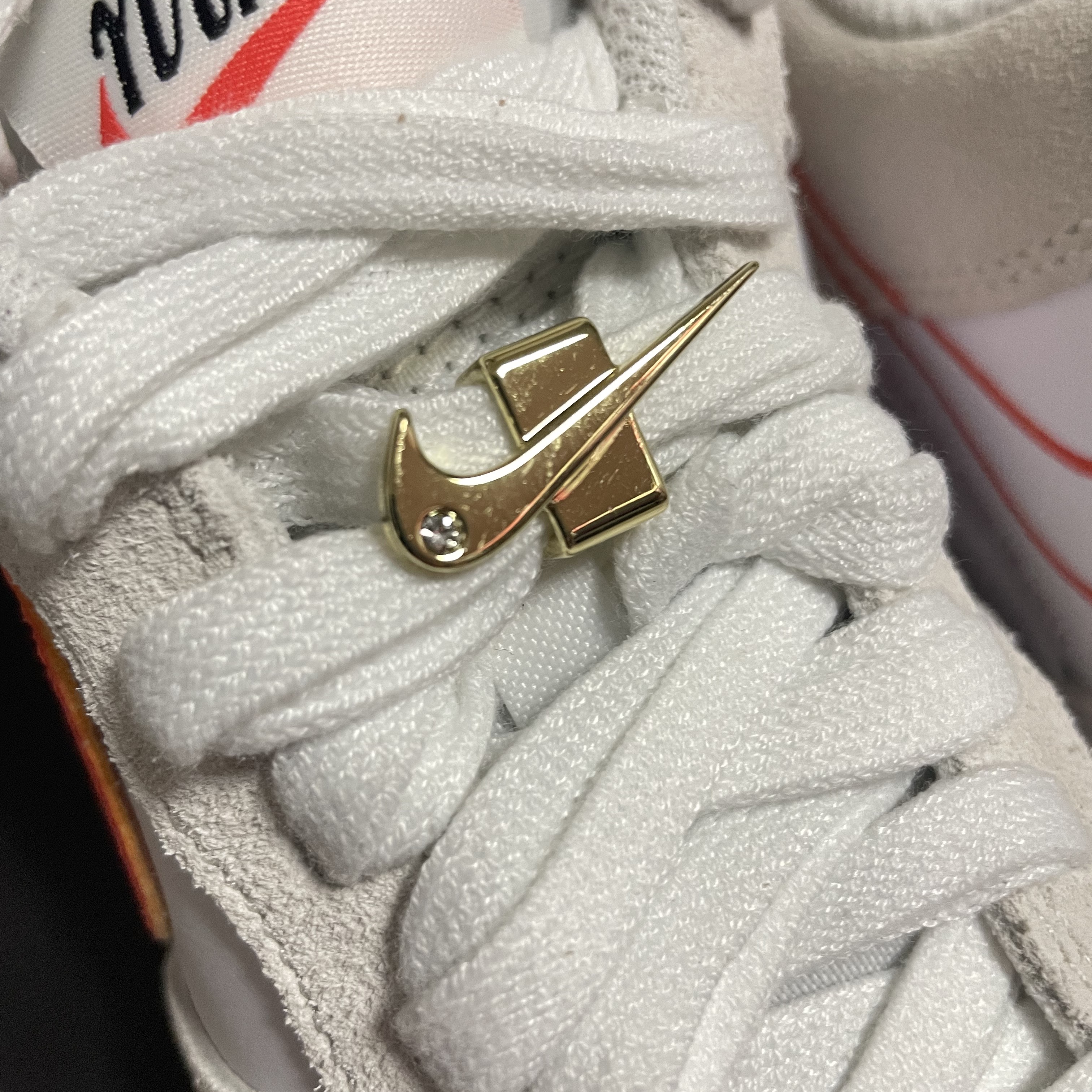 (W) Nike Air Force 1 '07 SE First Use Orange Sail 착용 스타일 - 2