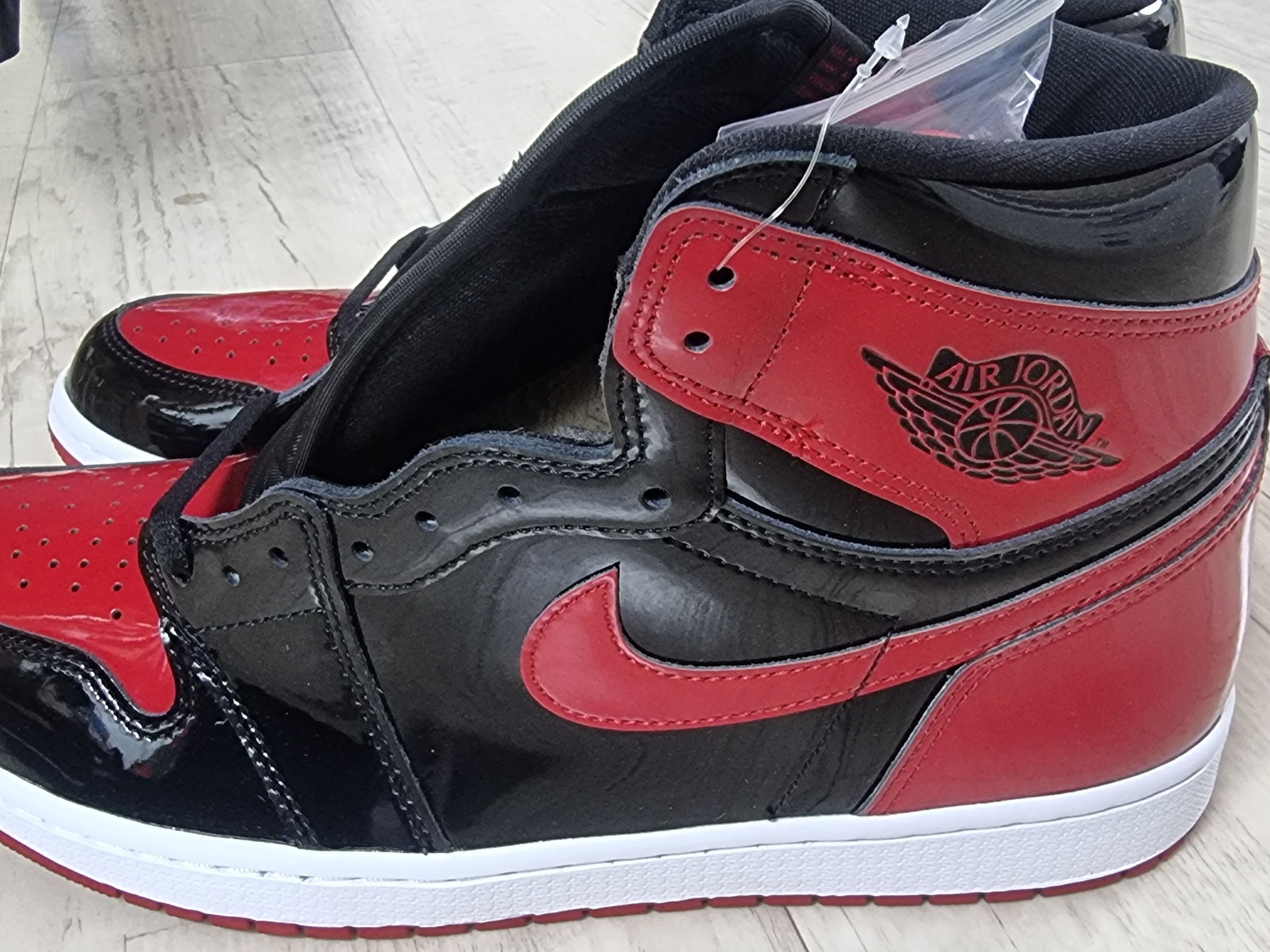 Jordan 1 Retro High OG Patent Bred 착용 스타일 - 2