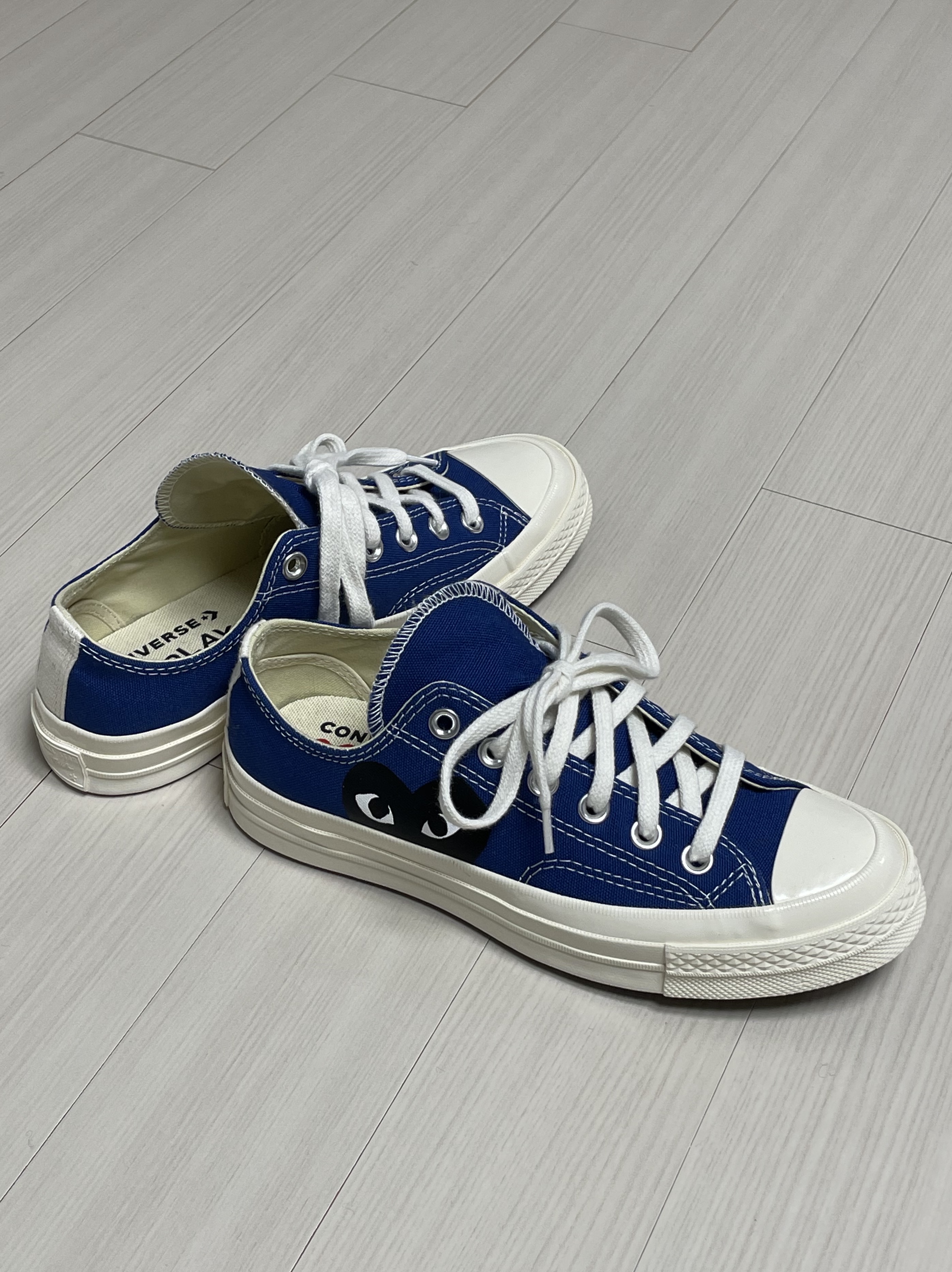 Converse x Play Comme des Garcons Chuck 70 Ox Blue Quartz 착용 스타일 - 3