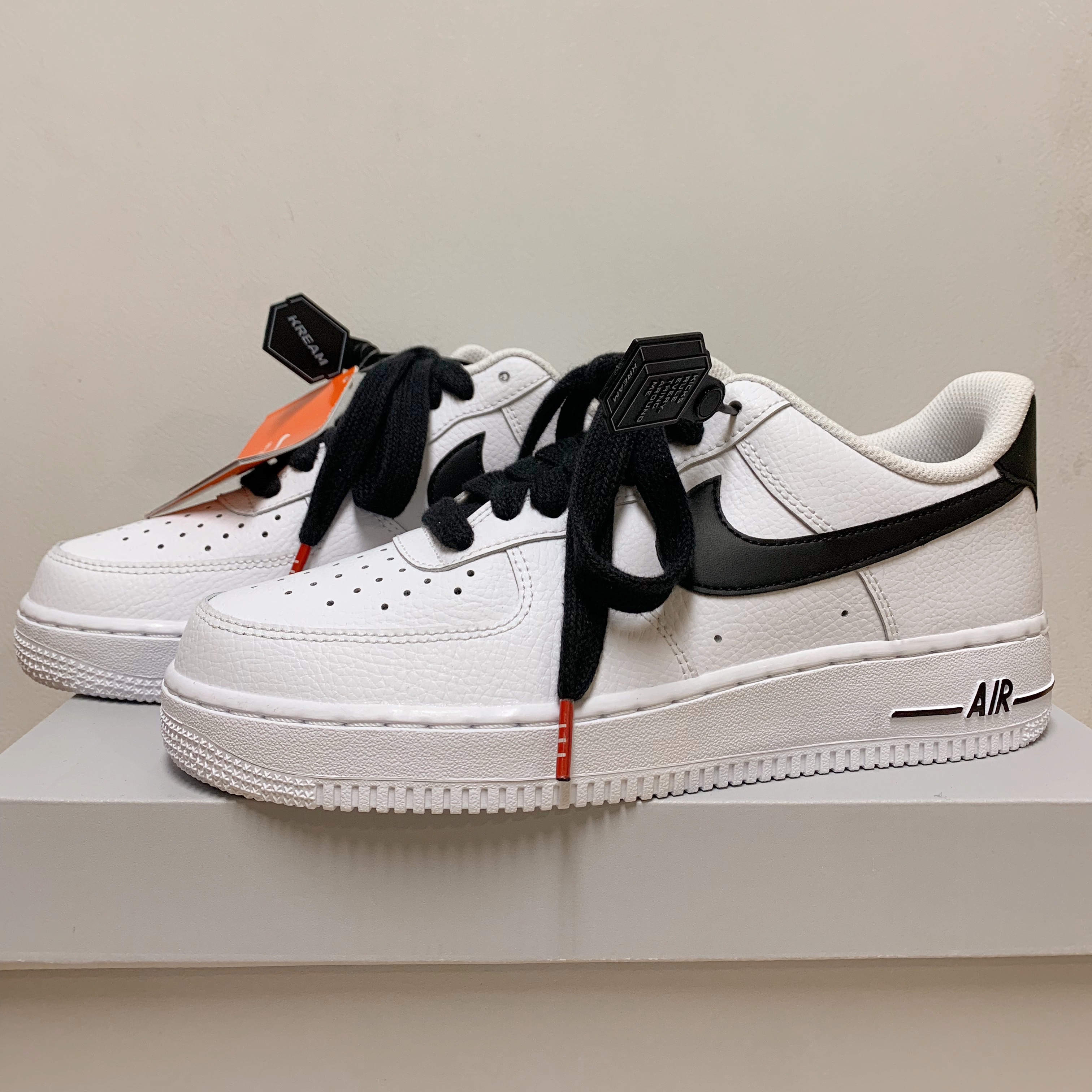(W) Nike Air Force 1 '07 Low White Black 착용 스타일
