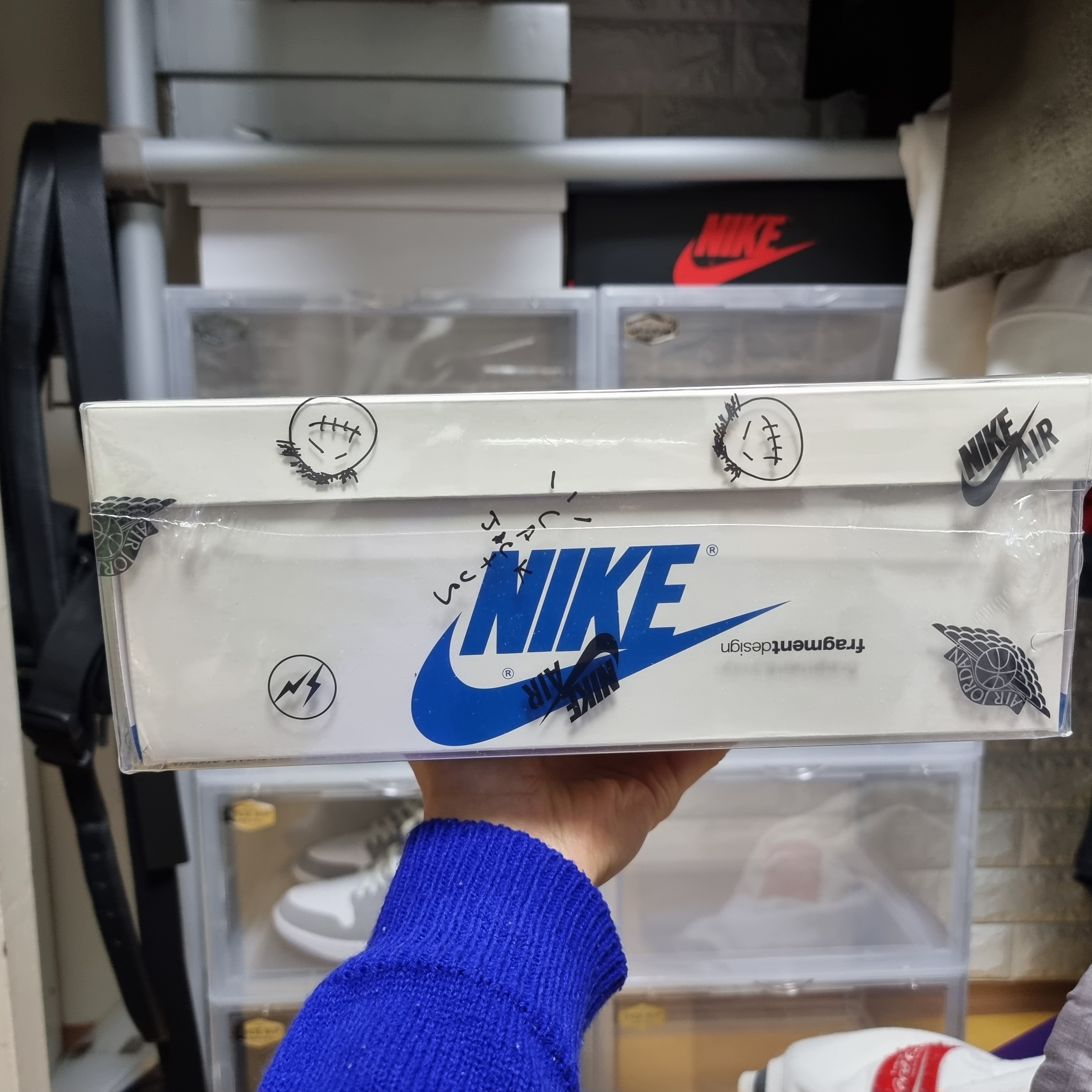 Jordan 1 x Travis Scott x Fragment Retro Low OG SP Military Blue 착용 스타일 - 3