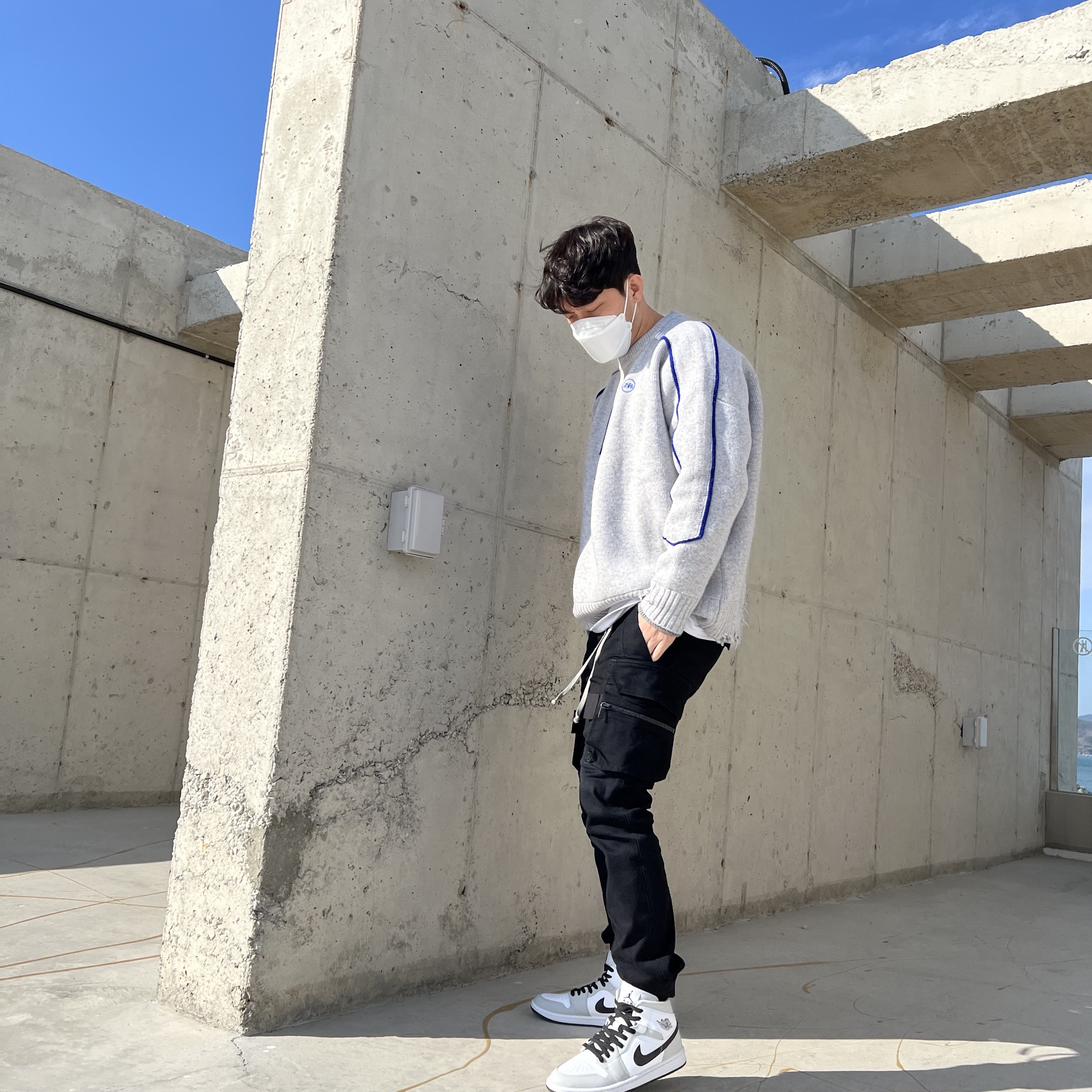 (W) Jordan 1 Mid Grey Fog, Zara x Ader Error Oversize Sweater Grey 착용 스타일