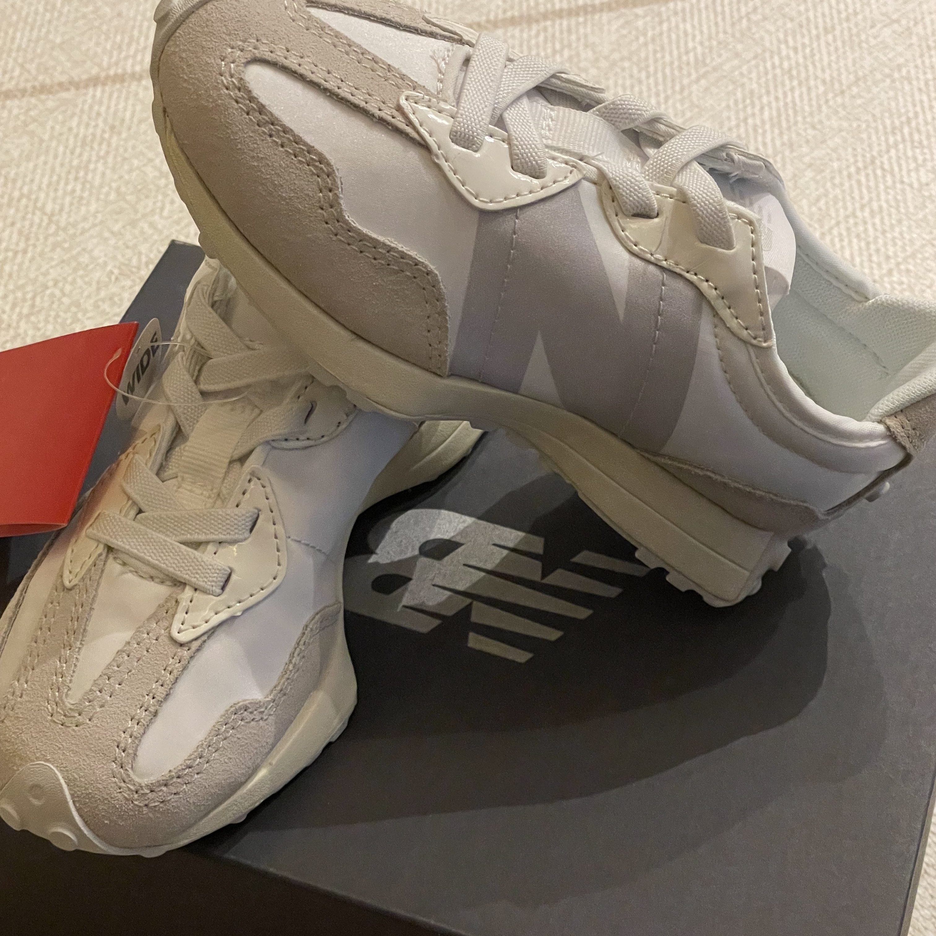 (PS) New Balance 327 Moonbeam 착용 스타일 - 1