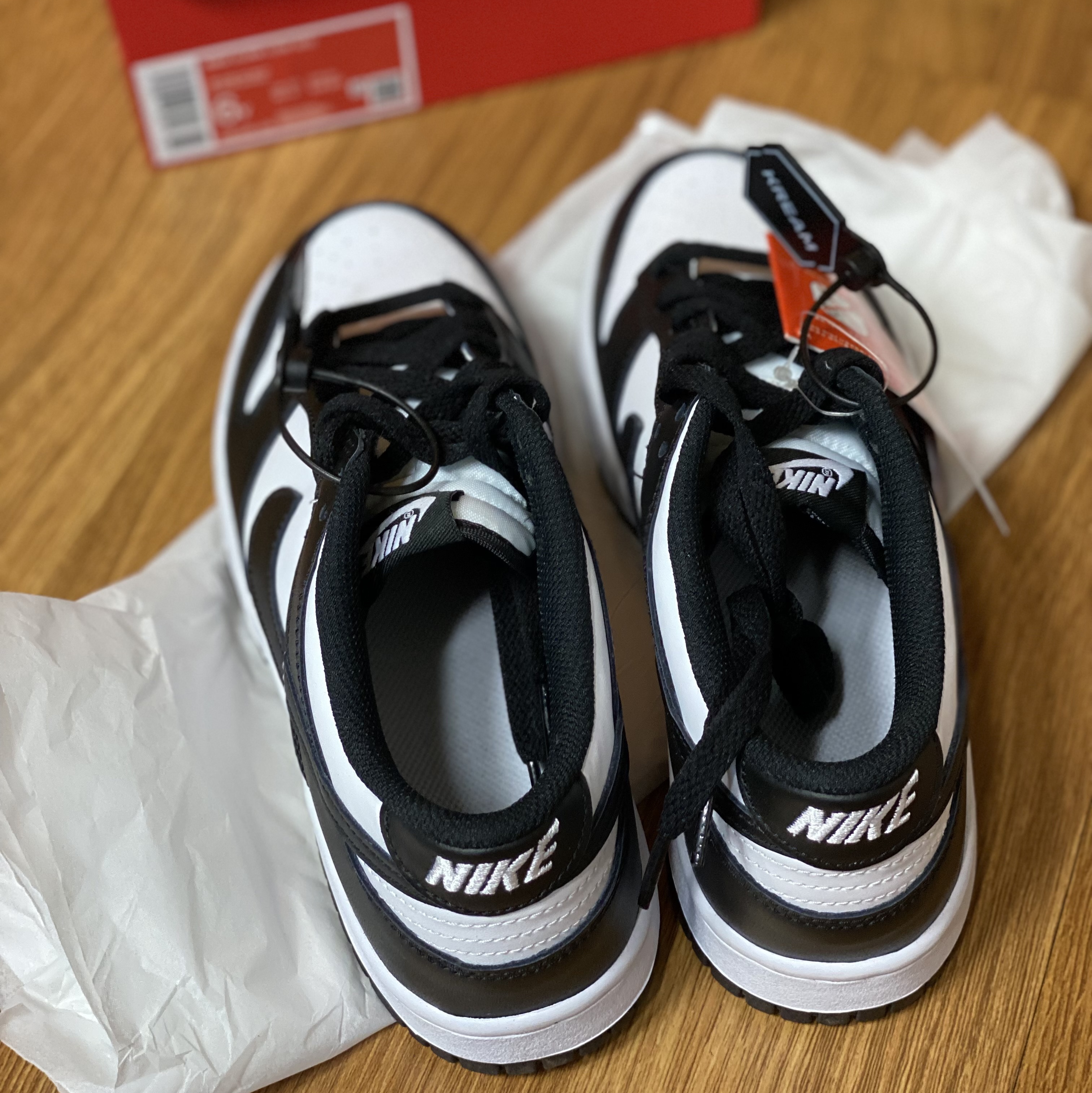 (W) Nike Dunk Low Black 착용 스타일 - 2