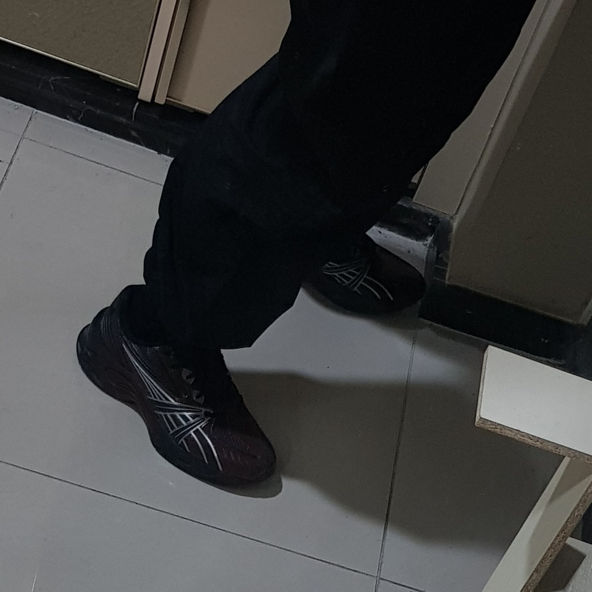 Asics HN2-S Protoblast Chocolate Brown 착용 스타일 - 3