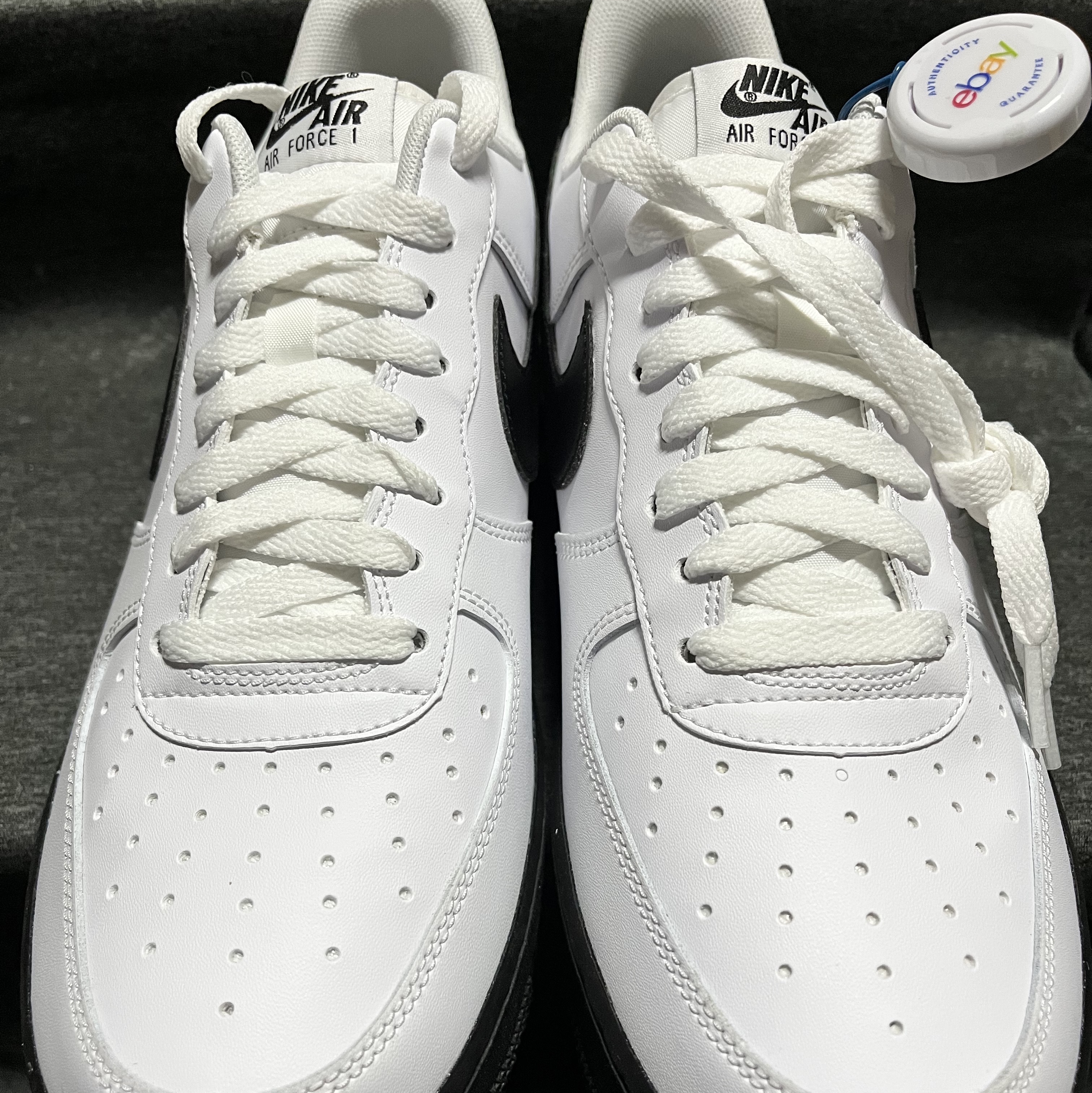 Nike Air Force 1 Low White Black Midsole 착용 스타일 - 1