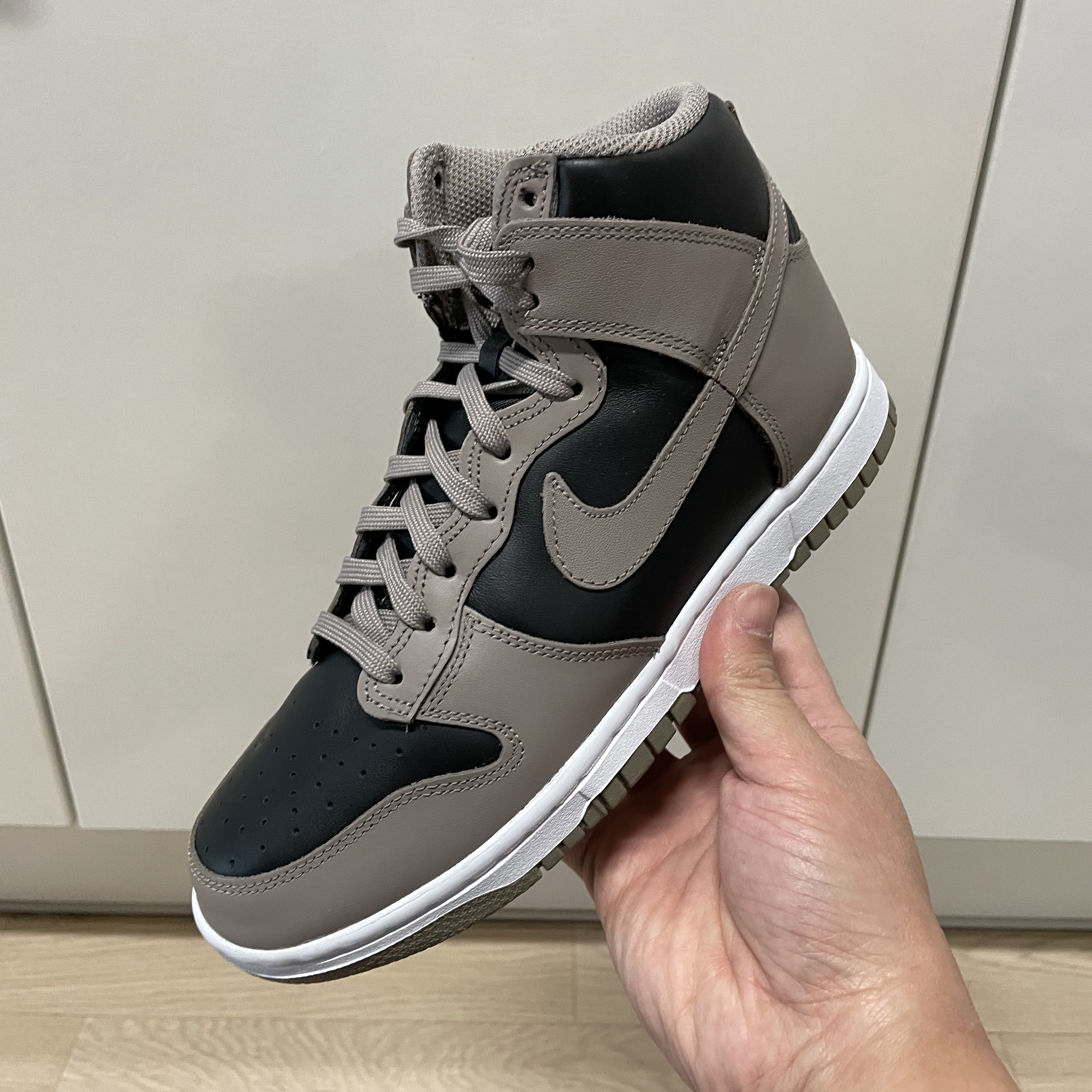 (W) Nike Dunk High Moon Fossil 착용 스타일 - 1