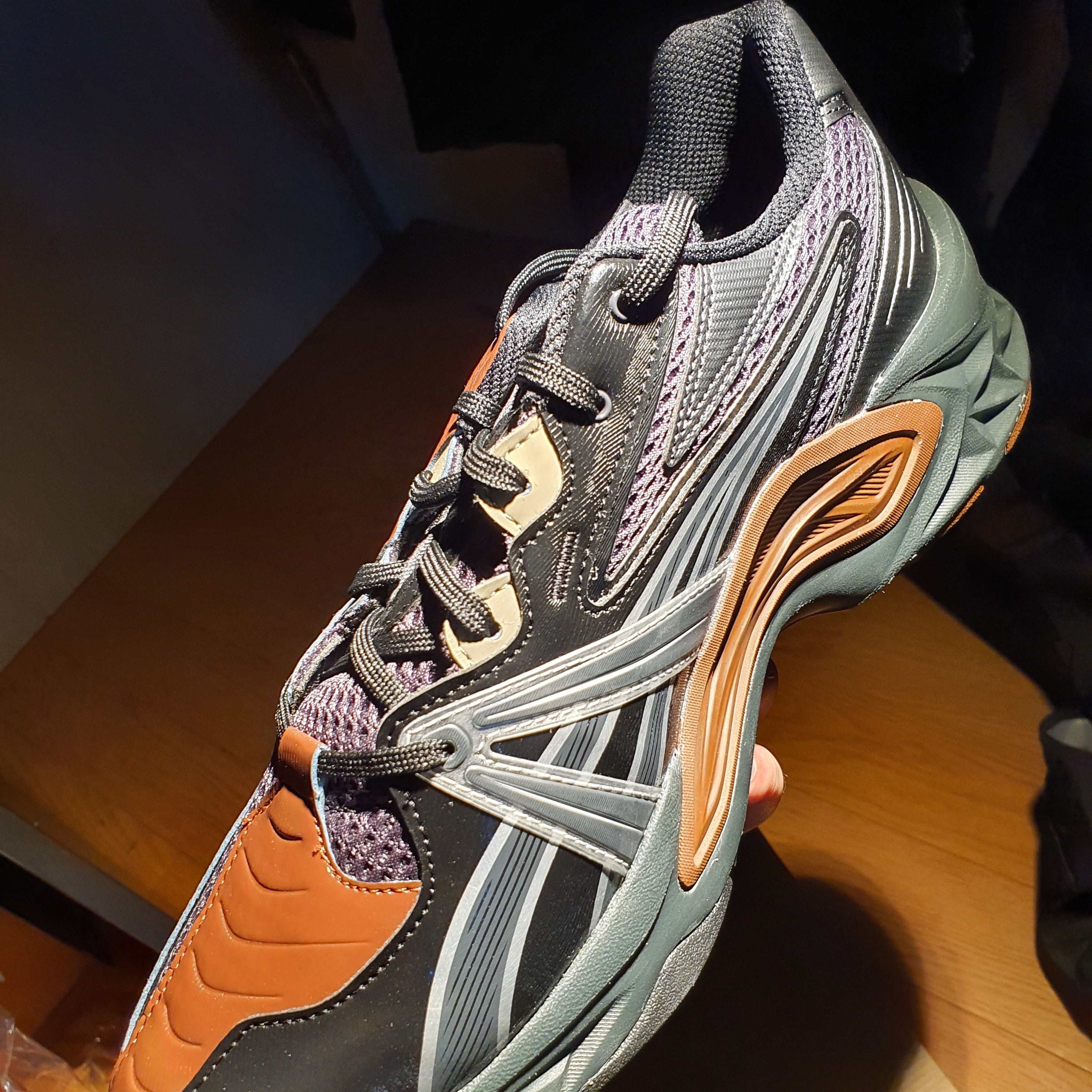 Asics HN2-S Protoblast Chocolate Brown 착용 스타일