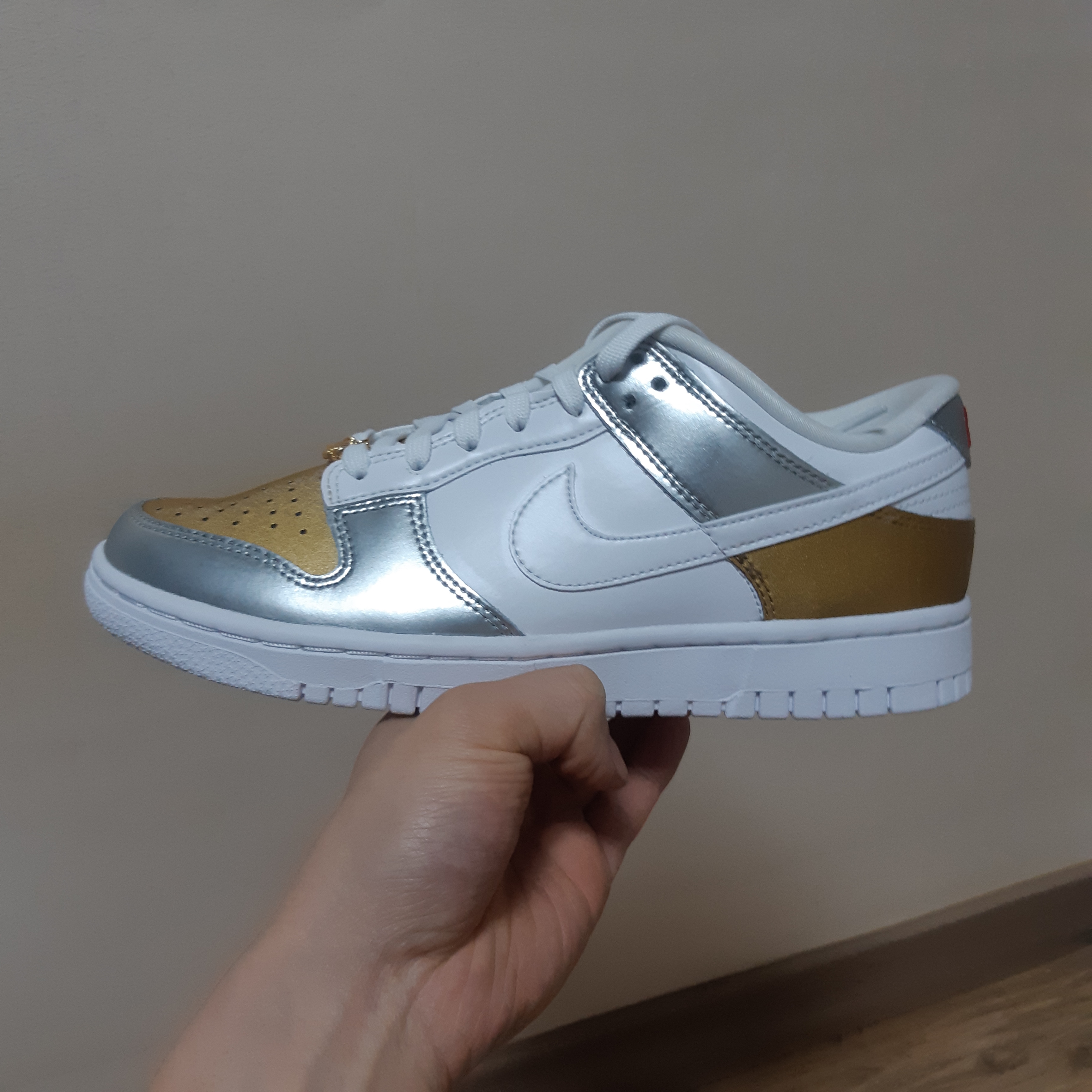 (W) Nike Dunk Low SE Heirloom 착용 스타일 - 1