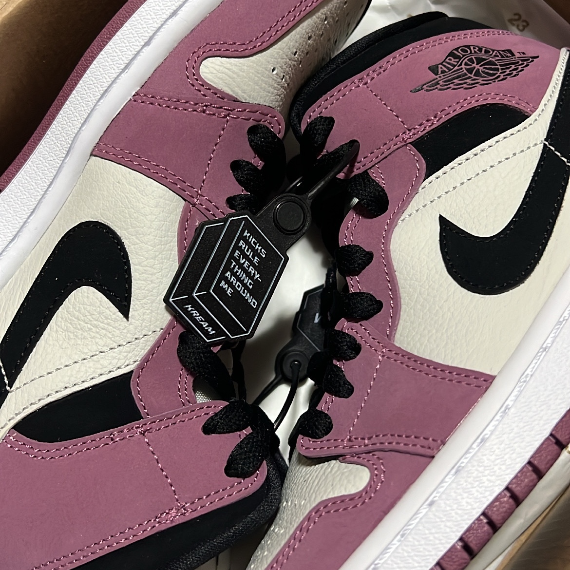 (W) Jordan 1 Mid SE Light Mulberry 착용 스타일