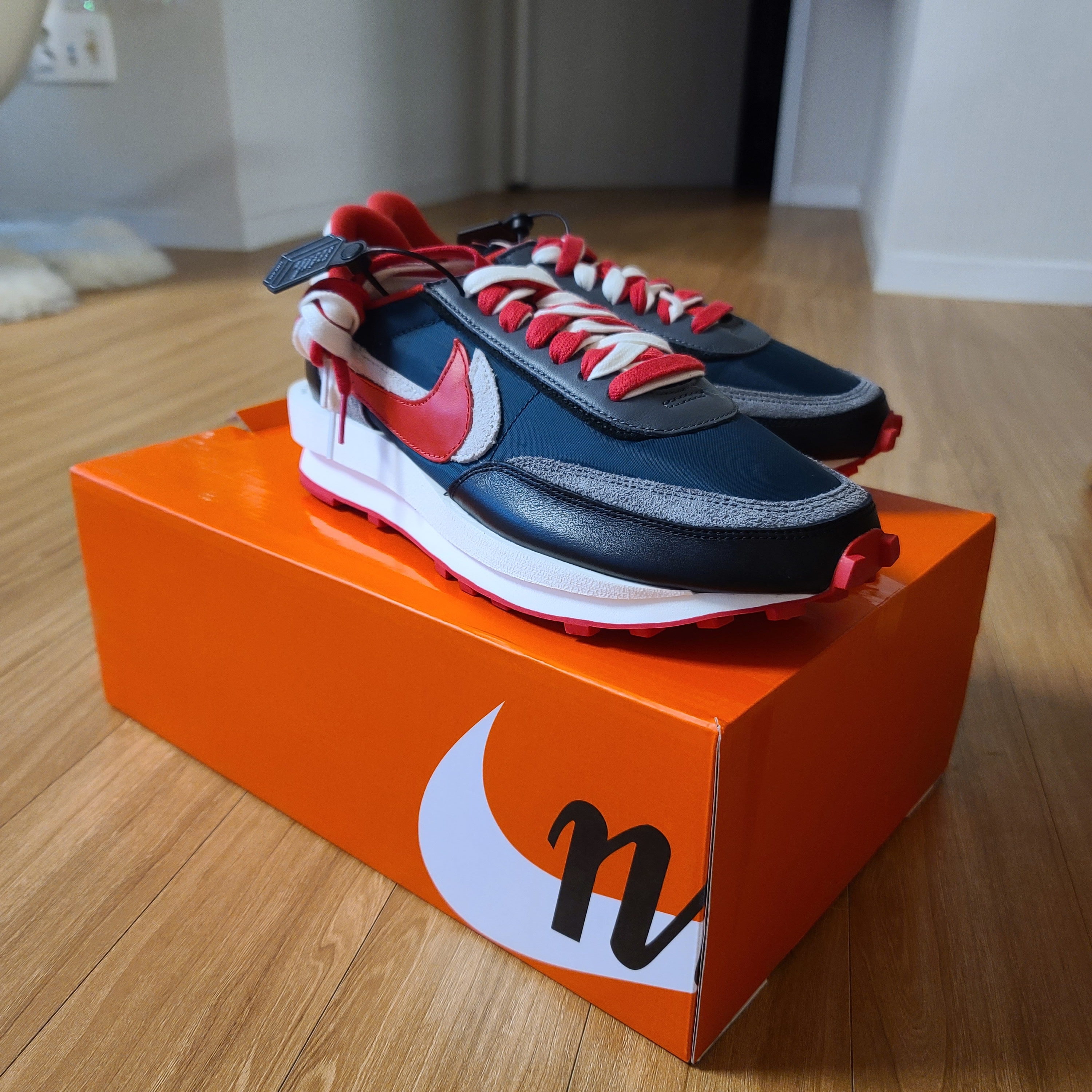 Nike x Sacai x Undercover LDWaffle Midnight Spruce University Red 착용 스타일 - 2