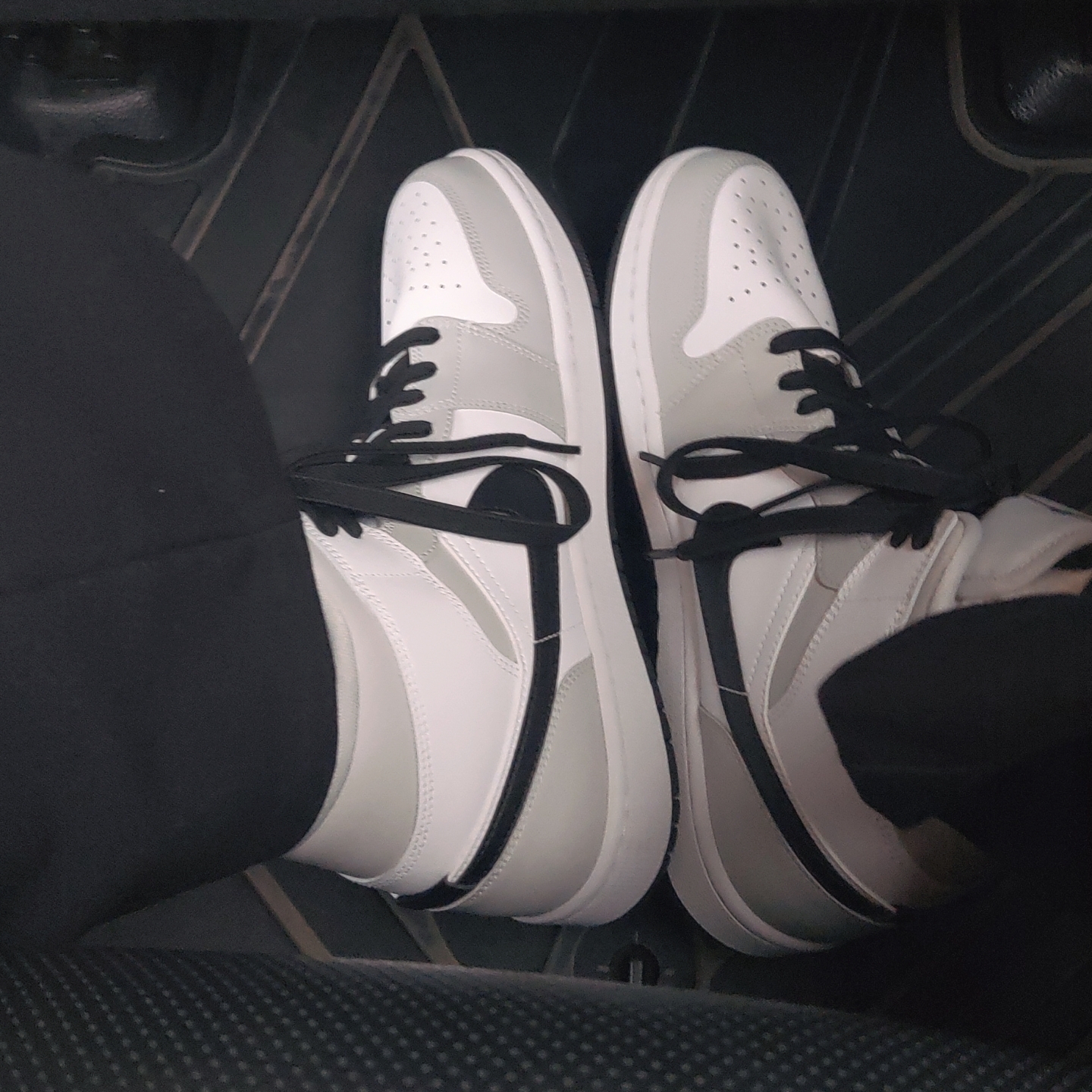 (W) Jordan 1 Mid Grey Fog 착용 스타일