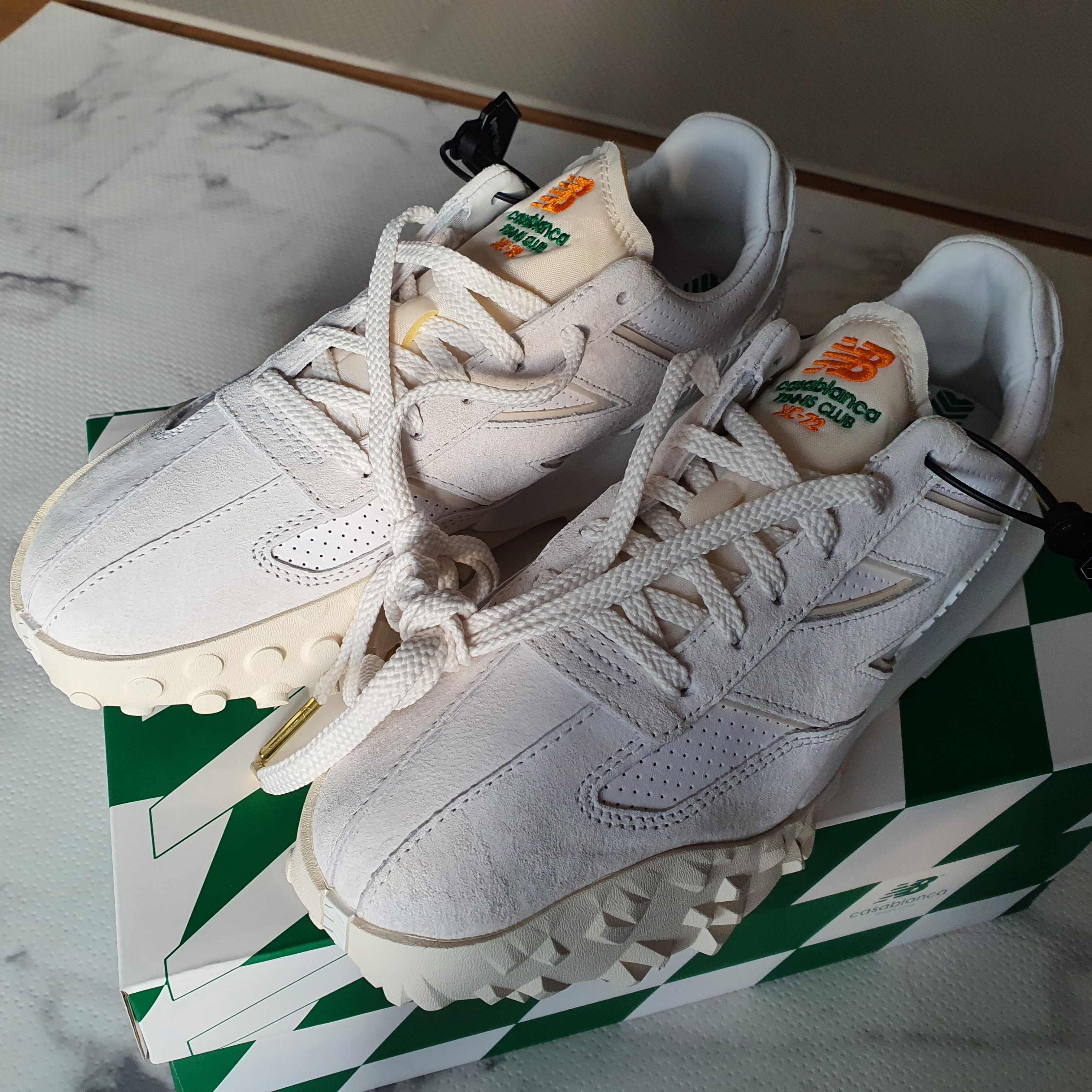 New Balance x Casablanca XC-72 Marshmallow Brilliant White 착용 스타일 - 2