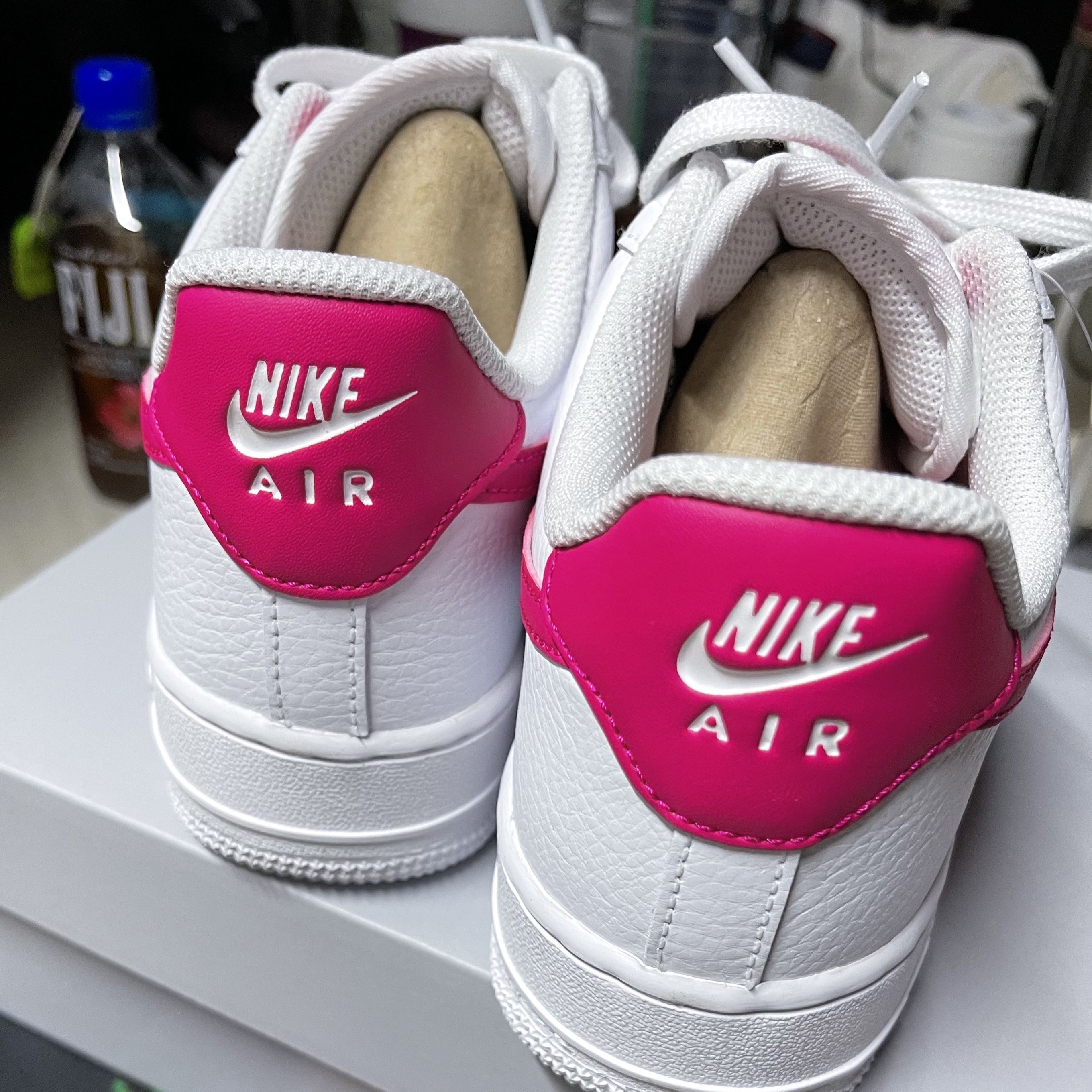 (W) Nike Air Force 1 '07 White Pink Prime 착용 스타일 - 1