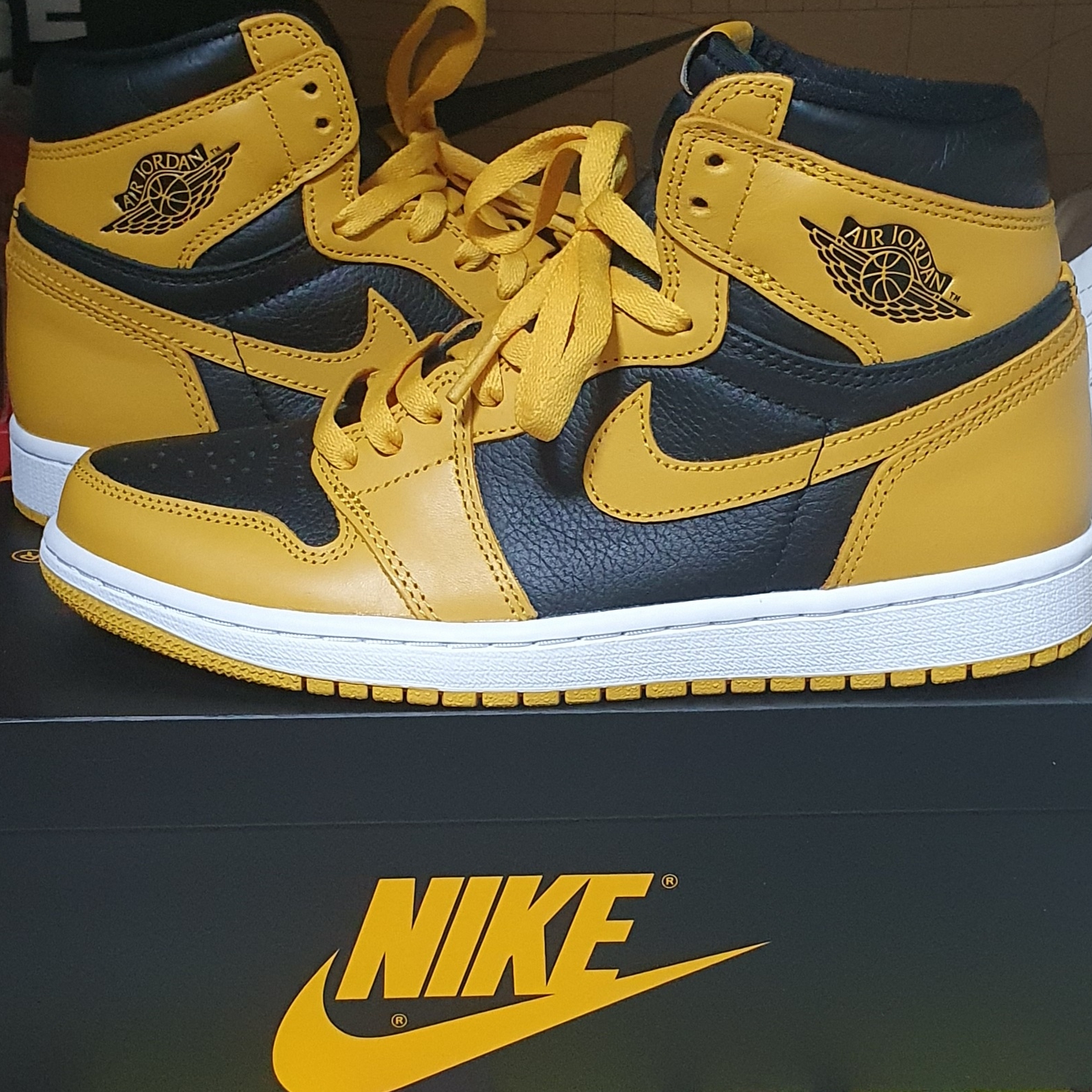 Jordan 1 Retro High OG Pollen 착용 스타일