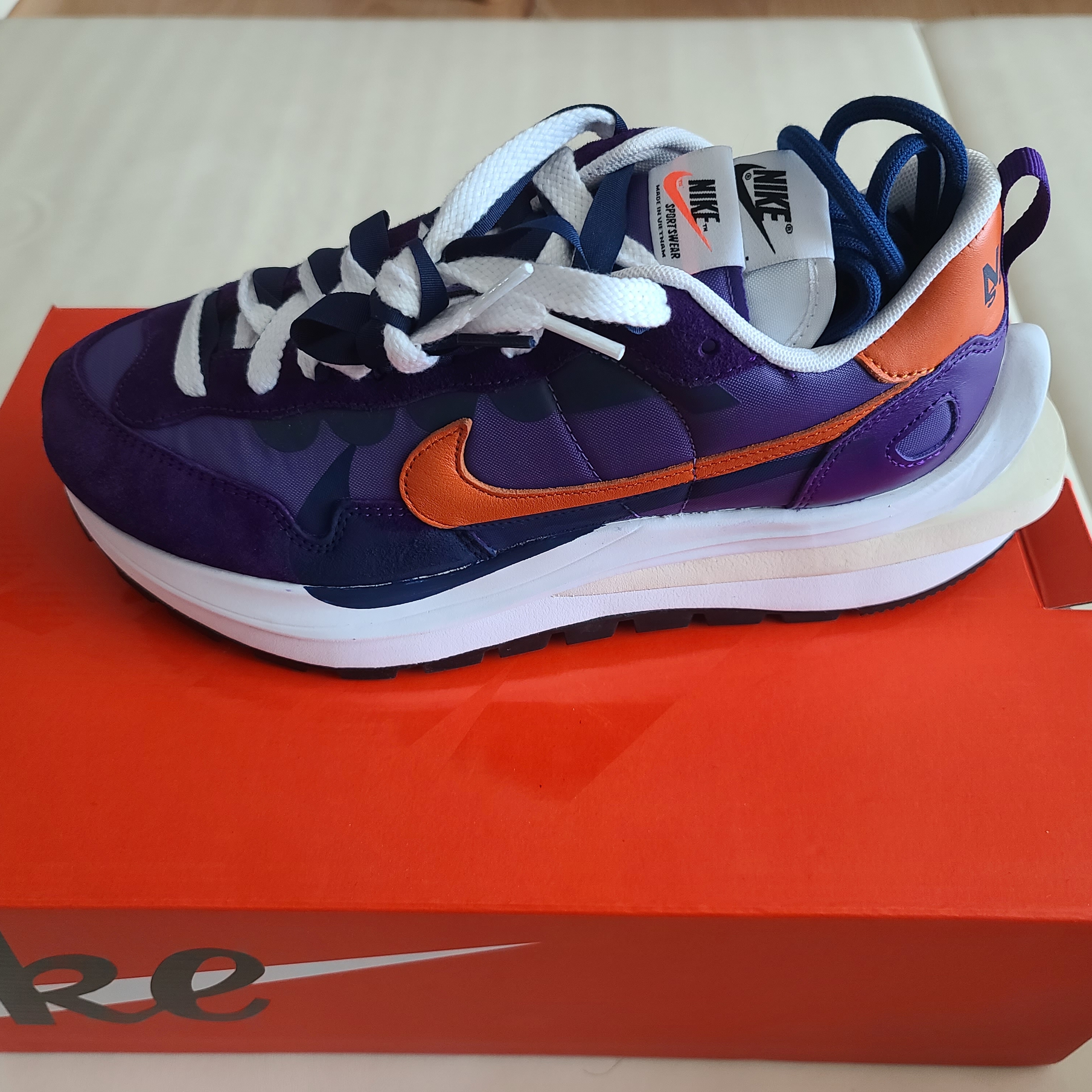 Nike x Sacai VaporWaffle Dark Iris 착용 스타일 - 1