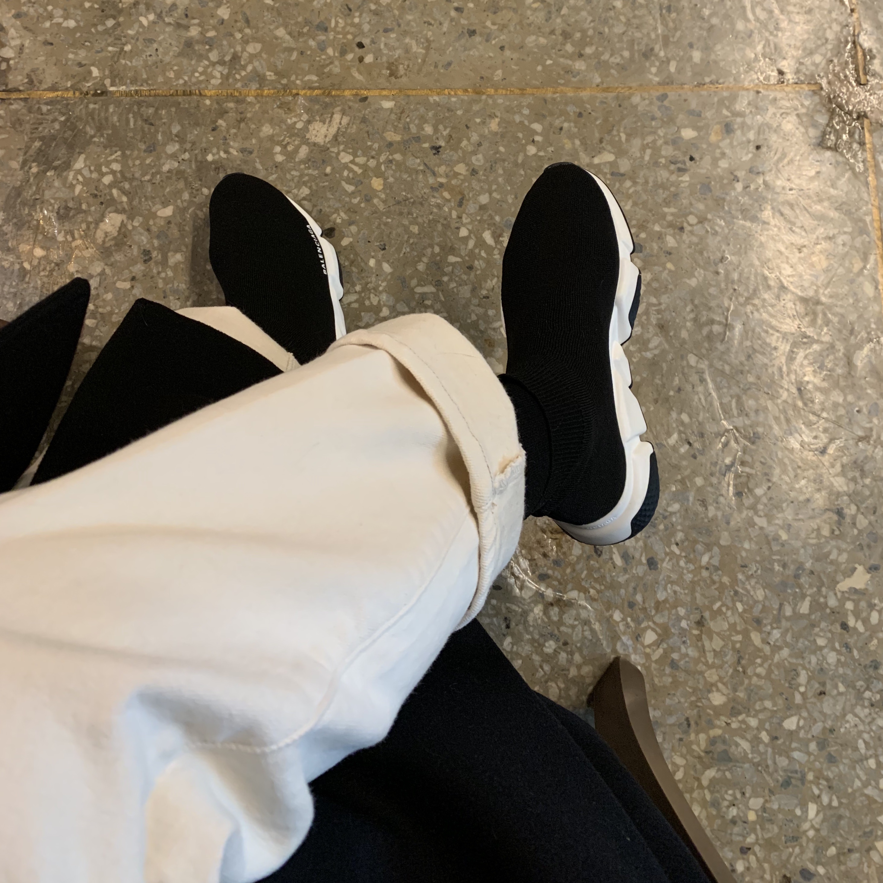 Balenciaga Speed Trainer Black White 2019 착용 스타일