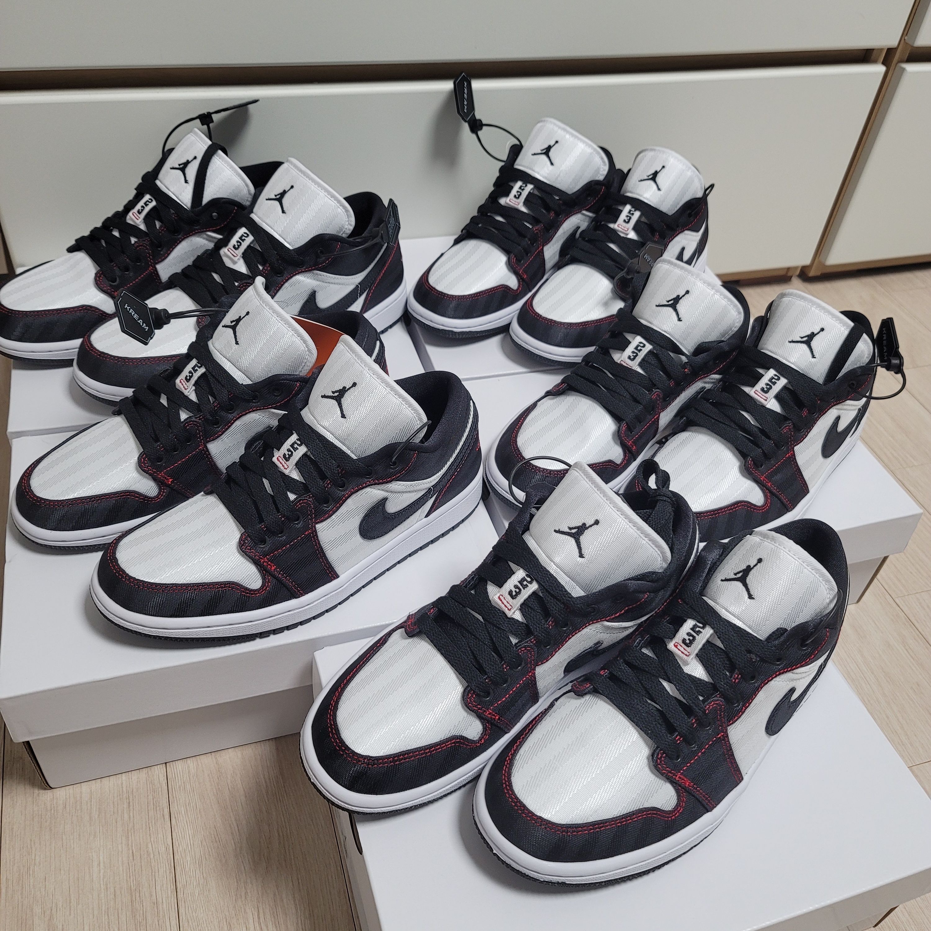 (W) Jordan 1 Low SE Utility White Gym Red Black 착용 스타일