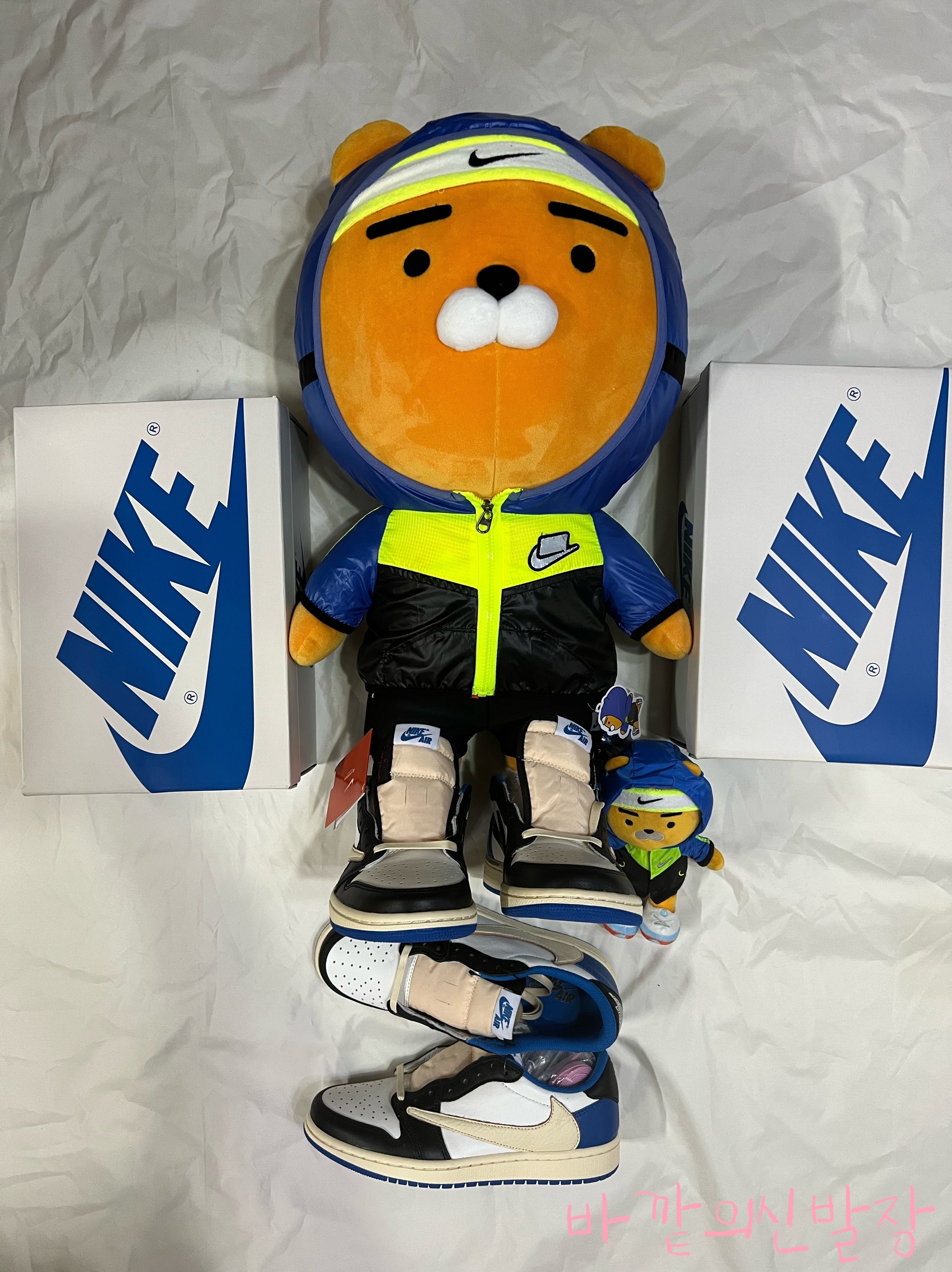 Jordan 1 x Travis Scott x Fragment Retro Low OG SP Military Blue 착용 스타일