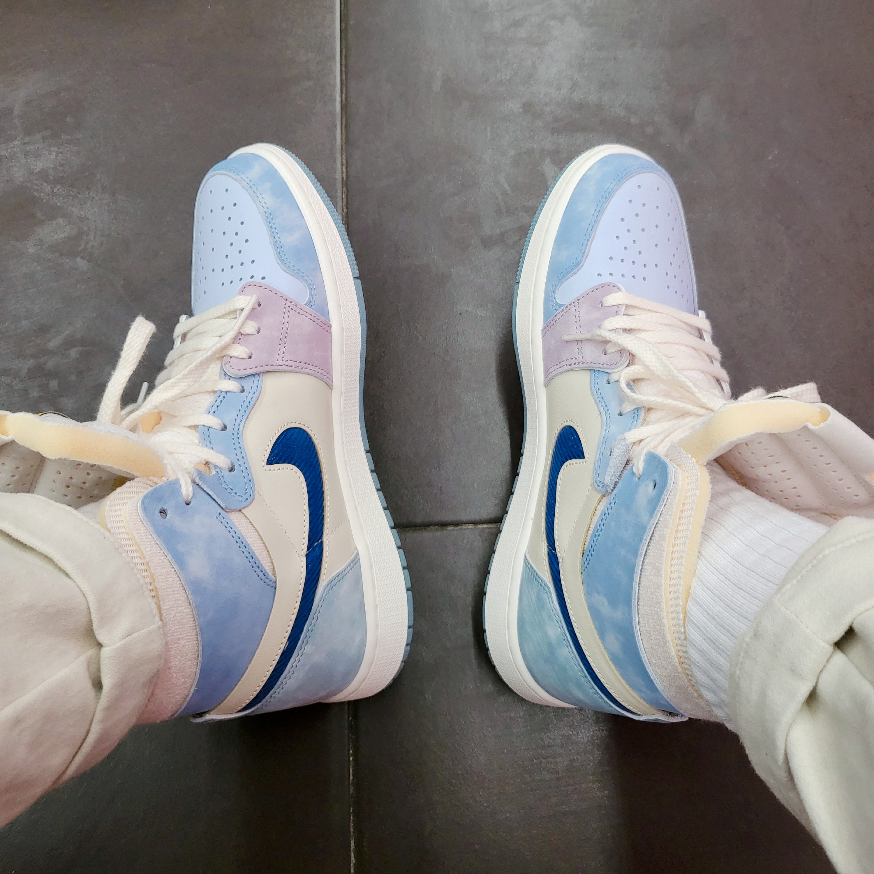Jordan 1 Zoom Air CMFT Celestine Blue 착용 스타일