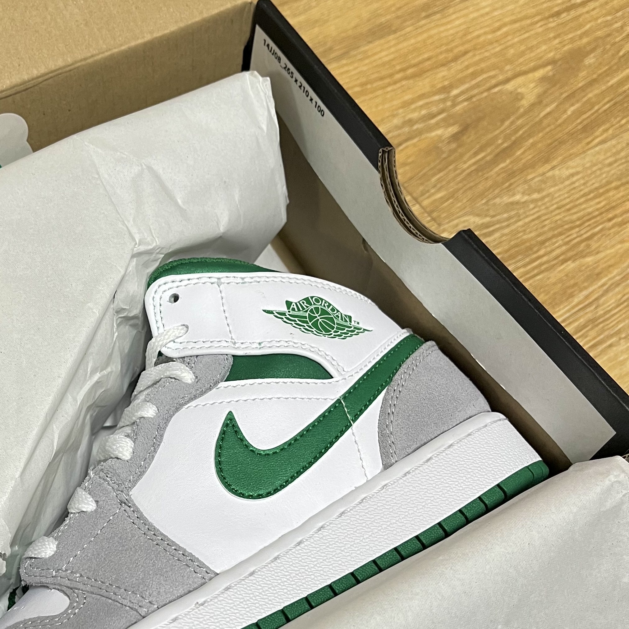 (GS) Jordan 1 Mid SE Pine Green Light Smoke Grey 착용 스타일