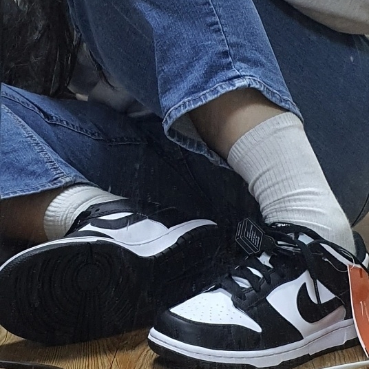 (GS) Nike Dunk Low Black 착용 스타일