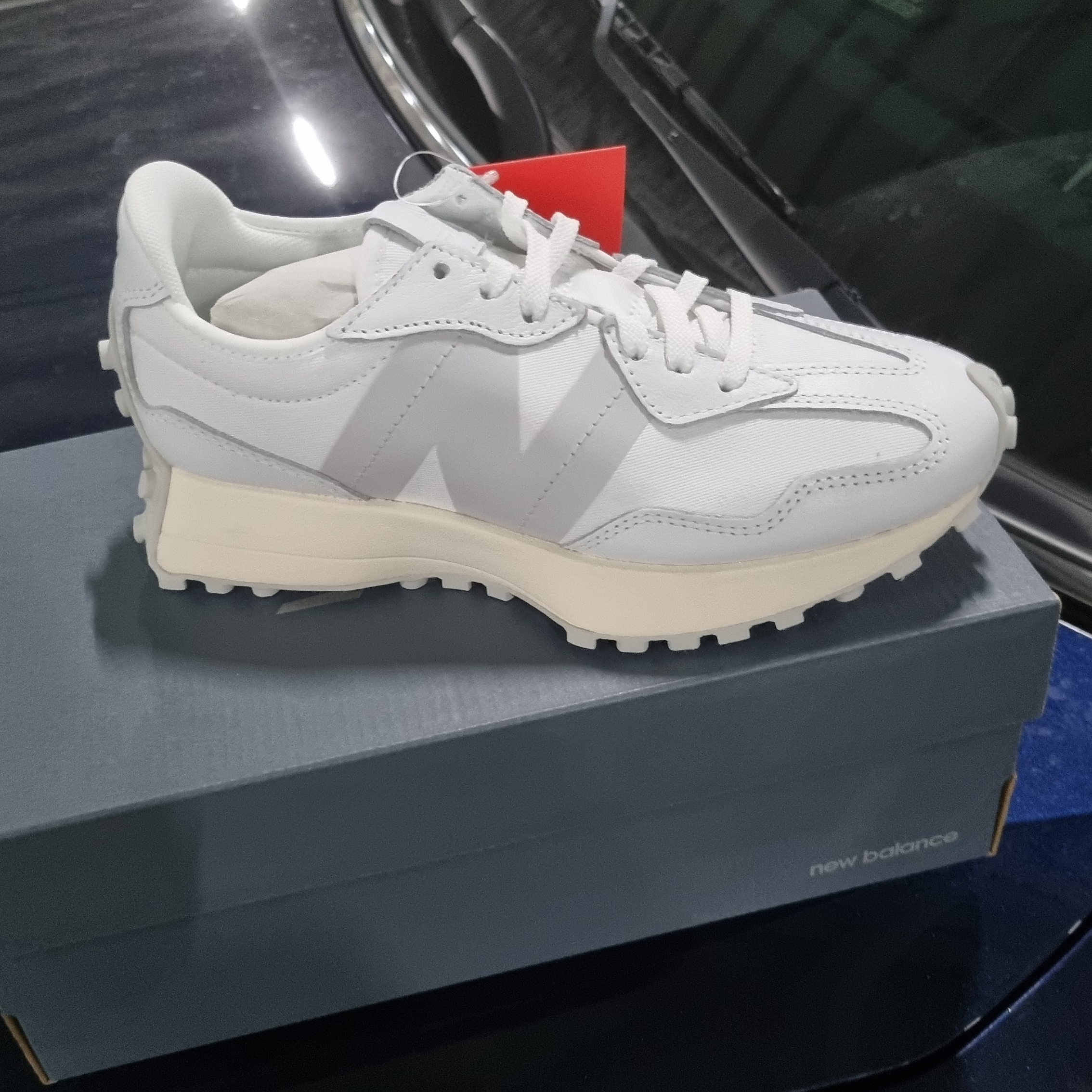 (W) New Balance 327 White - JD Sports Exclusive 착용 스타일