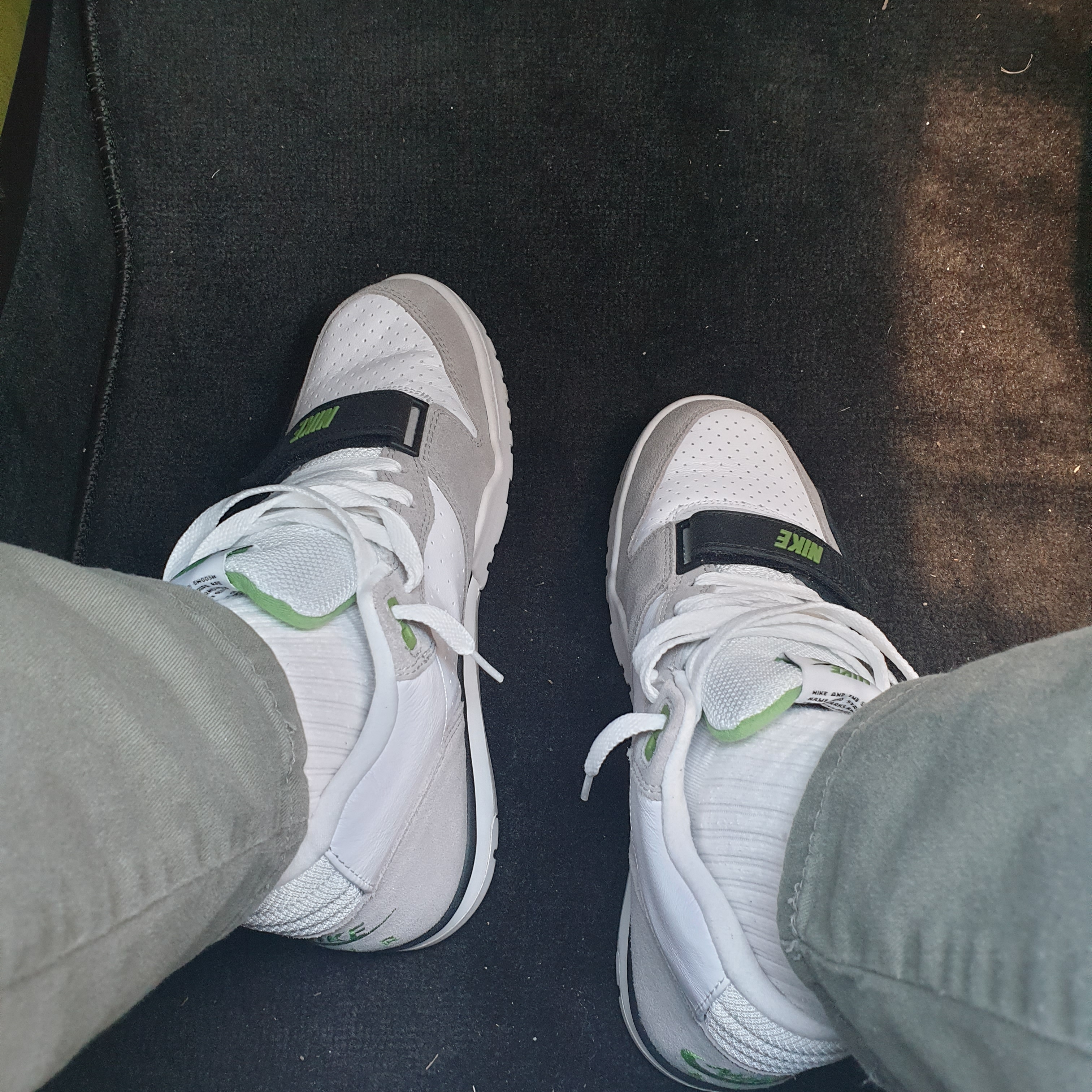 Nike SB Air Trainer 1 Chlorophyll 2020 착용 스타일 - 2