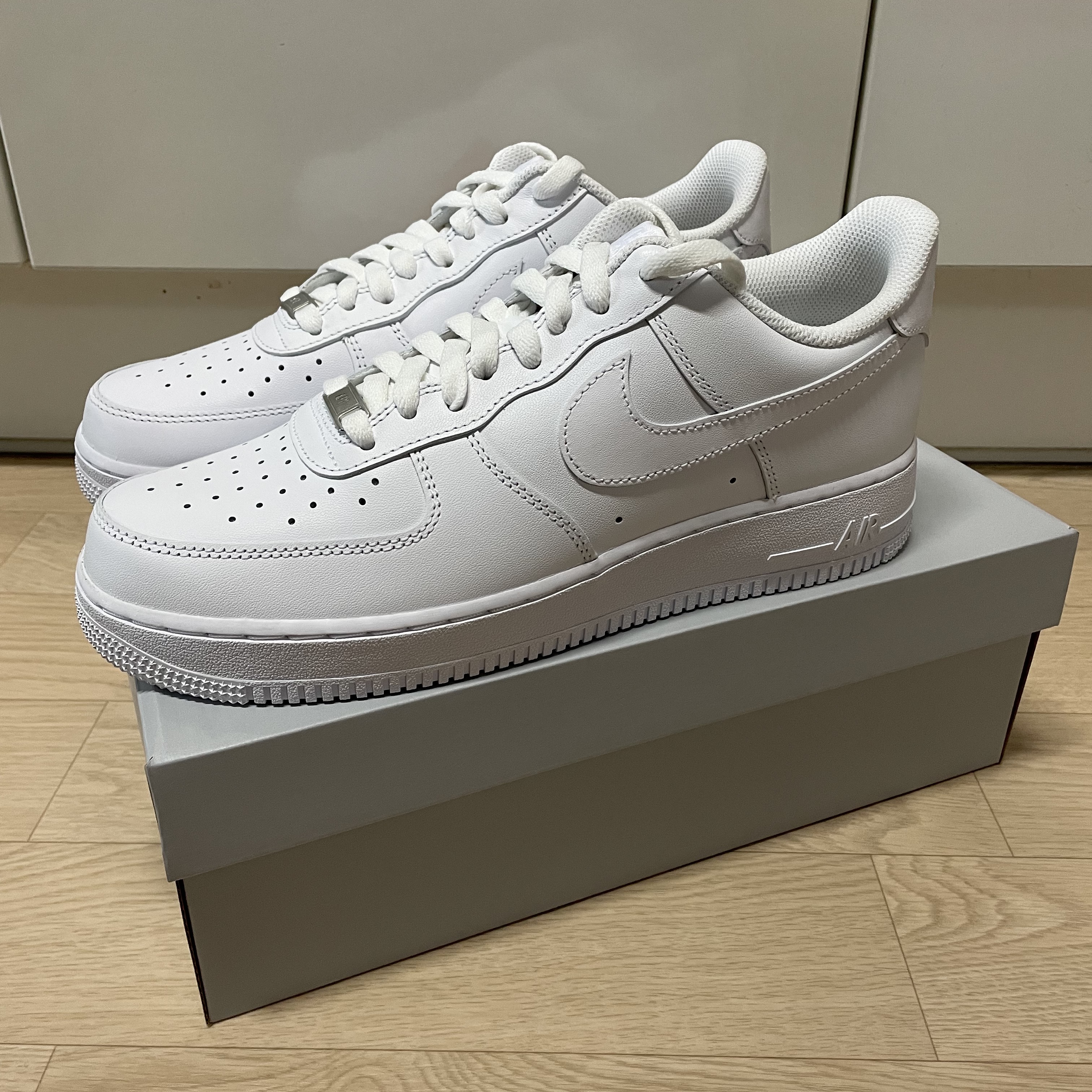 Nike Air Force 1 '07 Low White 착용 스타일 - 2
