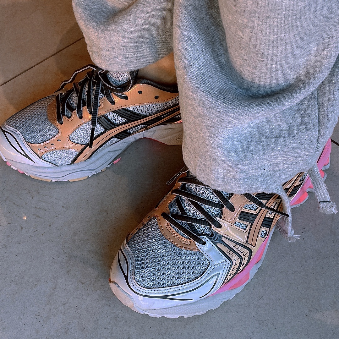(W) Asics UB1-S Gel-Kayano 14 Pink 착용 스타일
