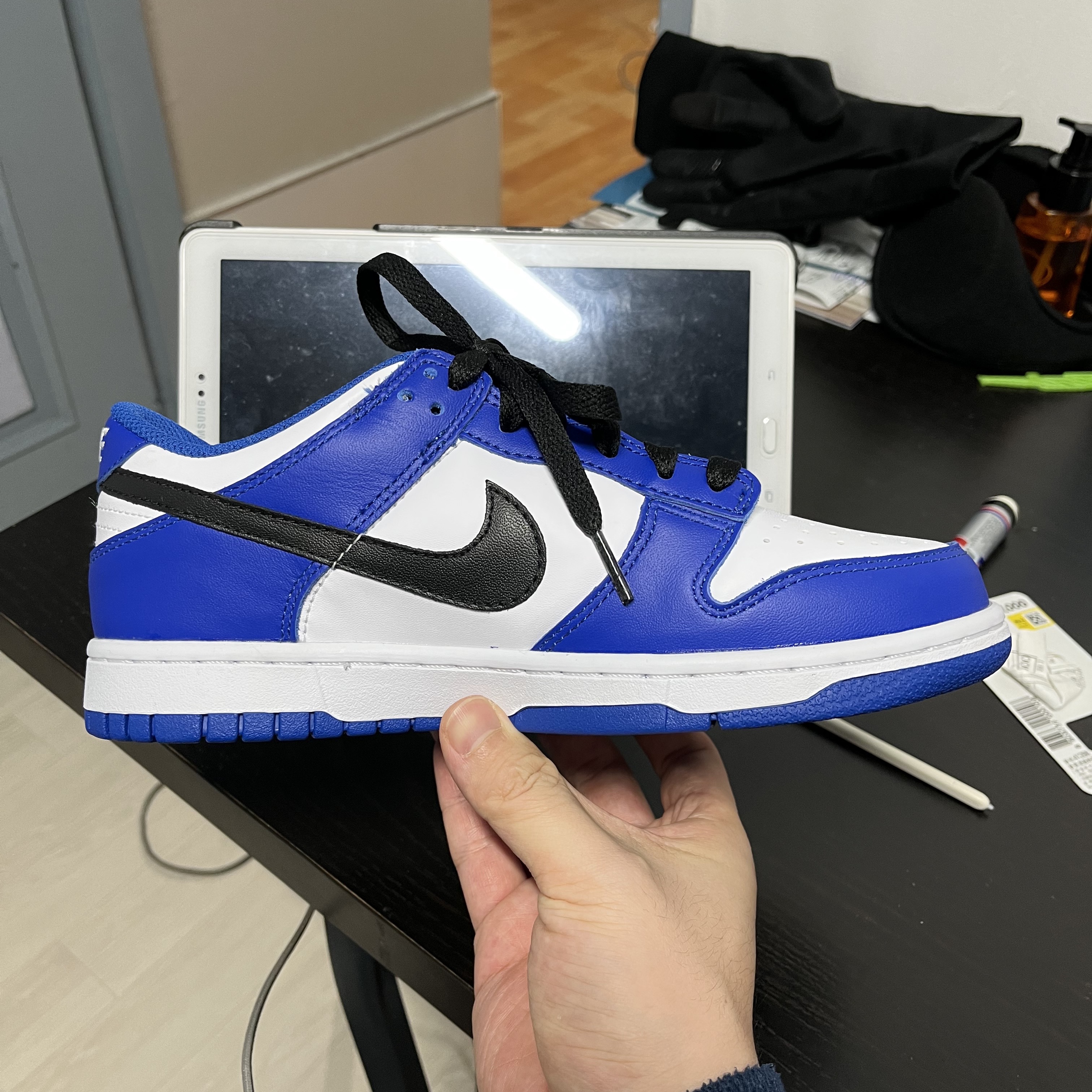 (GS) Nike Dunk Low Bright Crimson Game Royal 착용 스타일 - 2
