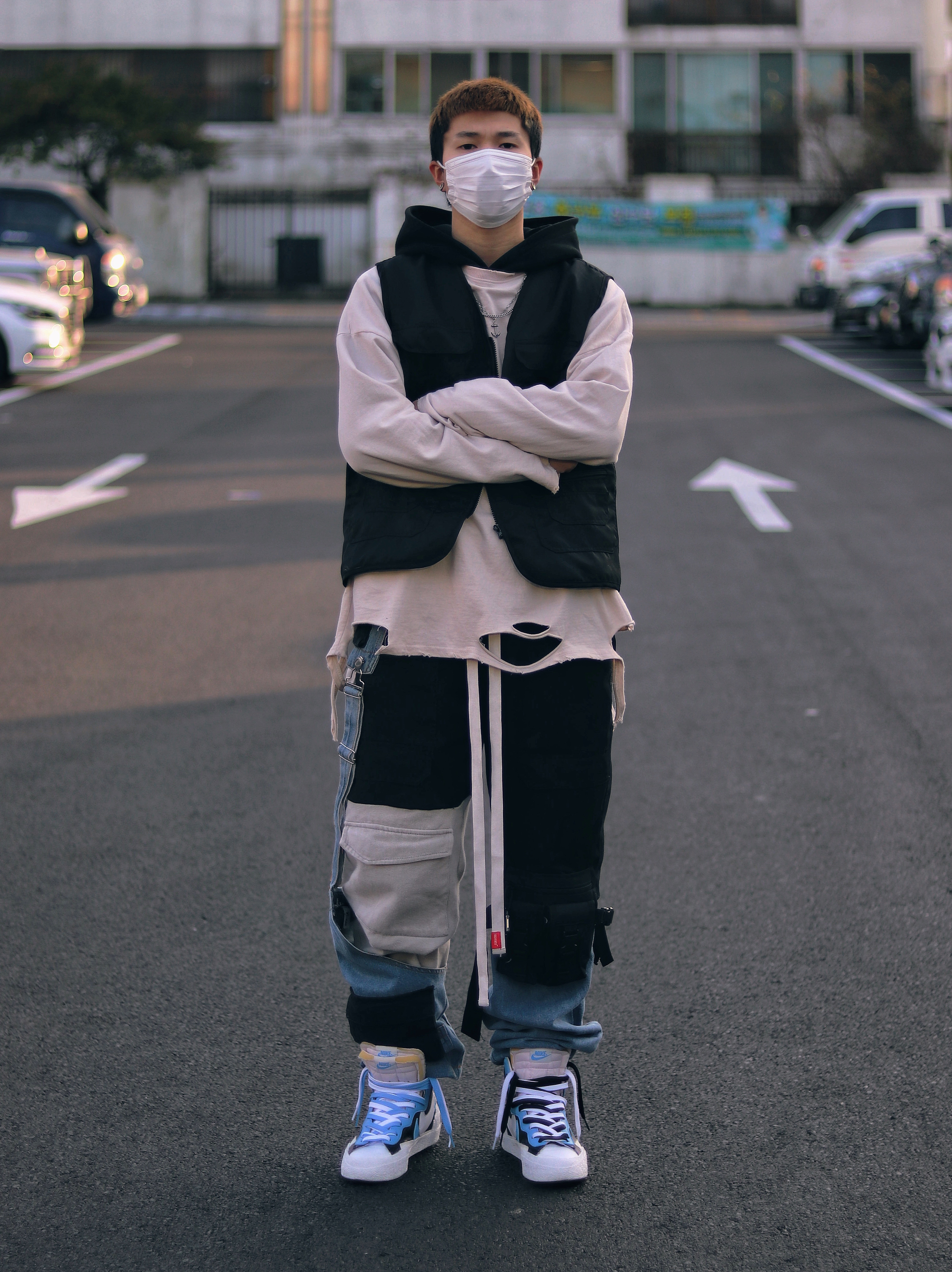 Nike x Sacai Blazer Mid White Black Legend Blue 착용 스타일