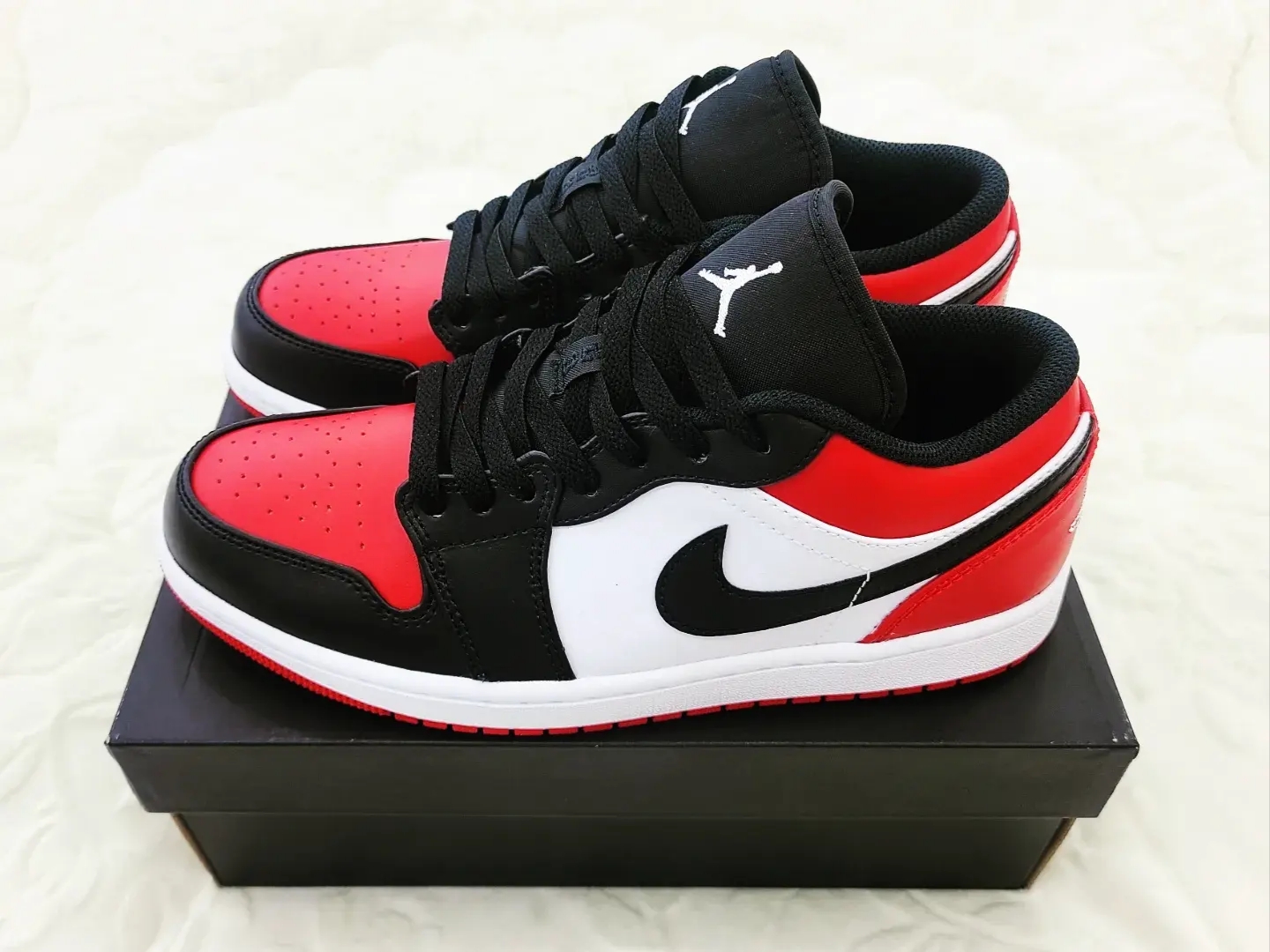 Jordan 1 Low Bred Toe 착용 스타일 - 2