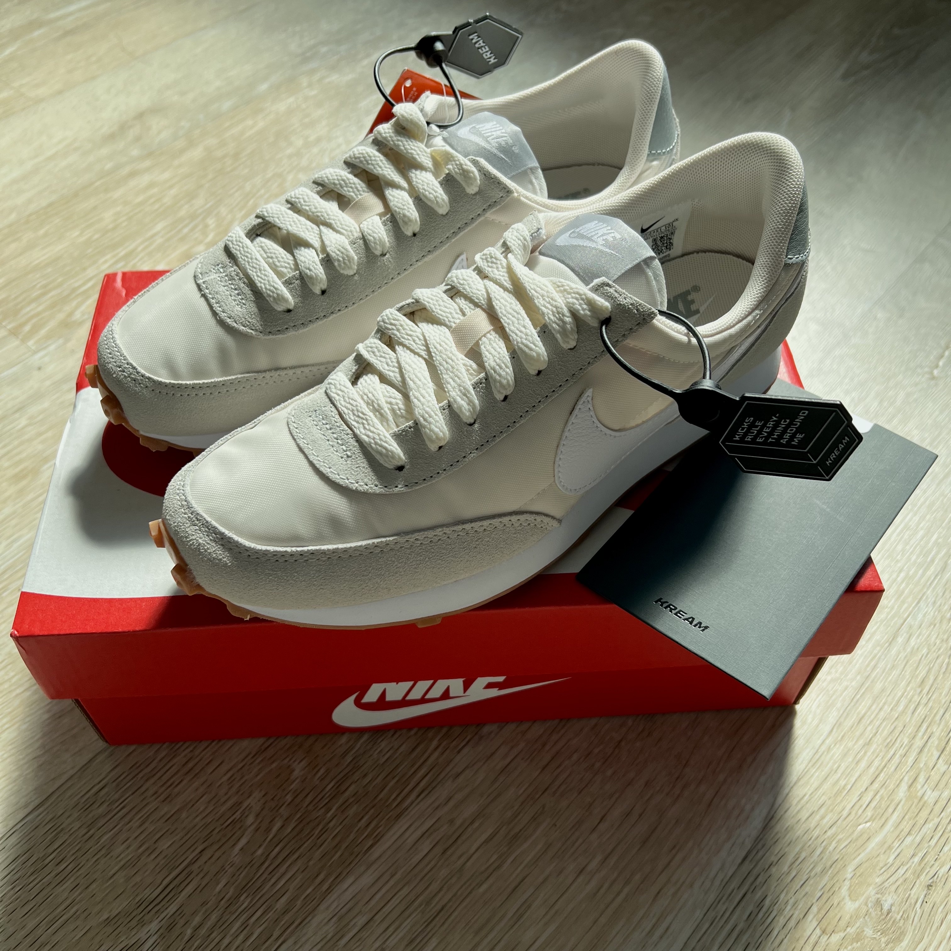 (W) Nike Daybreak Summit White 착용 스타일