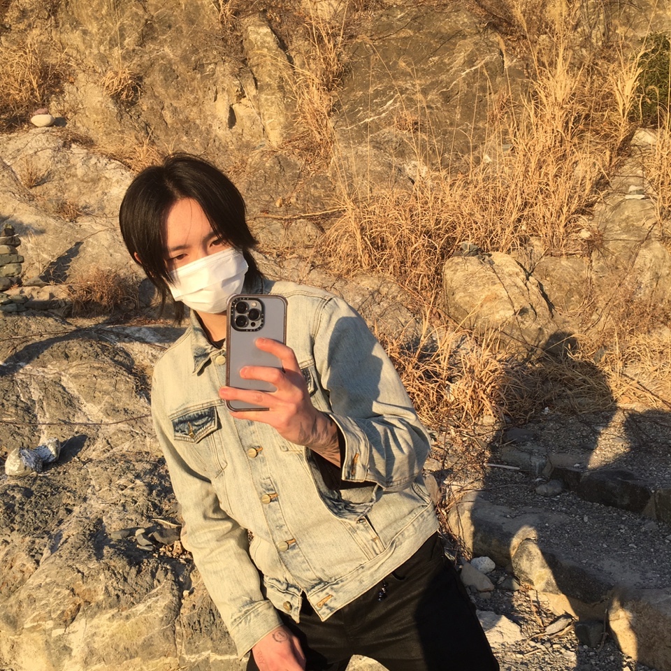 Essentials Denim Trucker Jacket Light Indigo - 20FW 착용 스타일 - 1