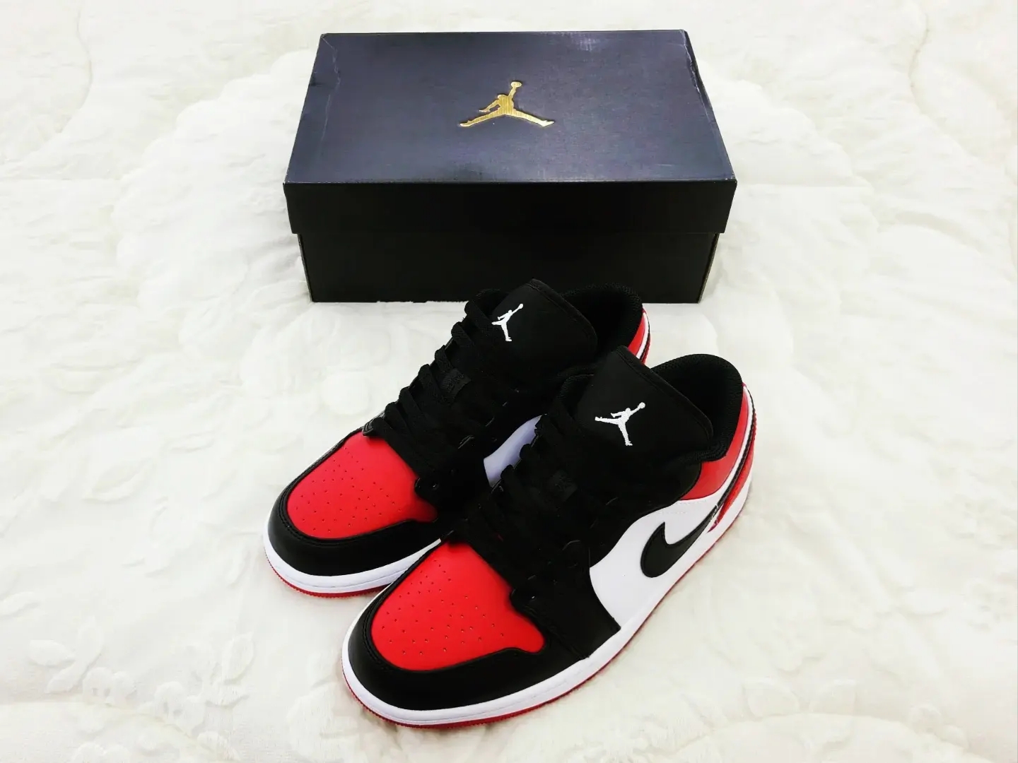 Jordan 1 Low Bred Toe 착용 스타일 - 1