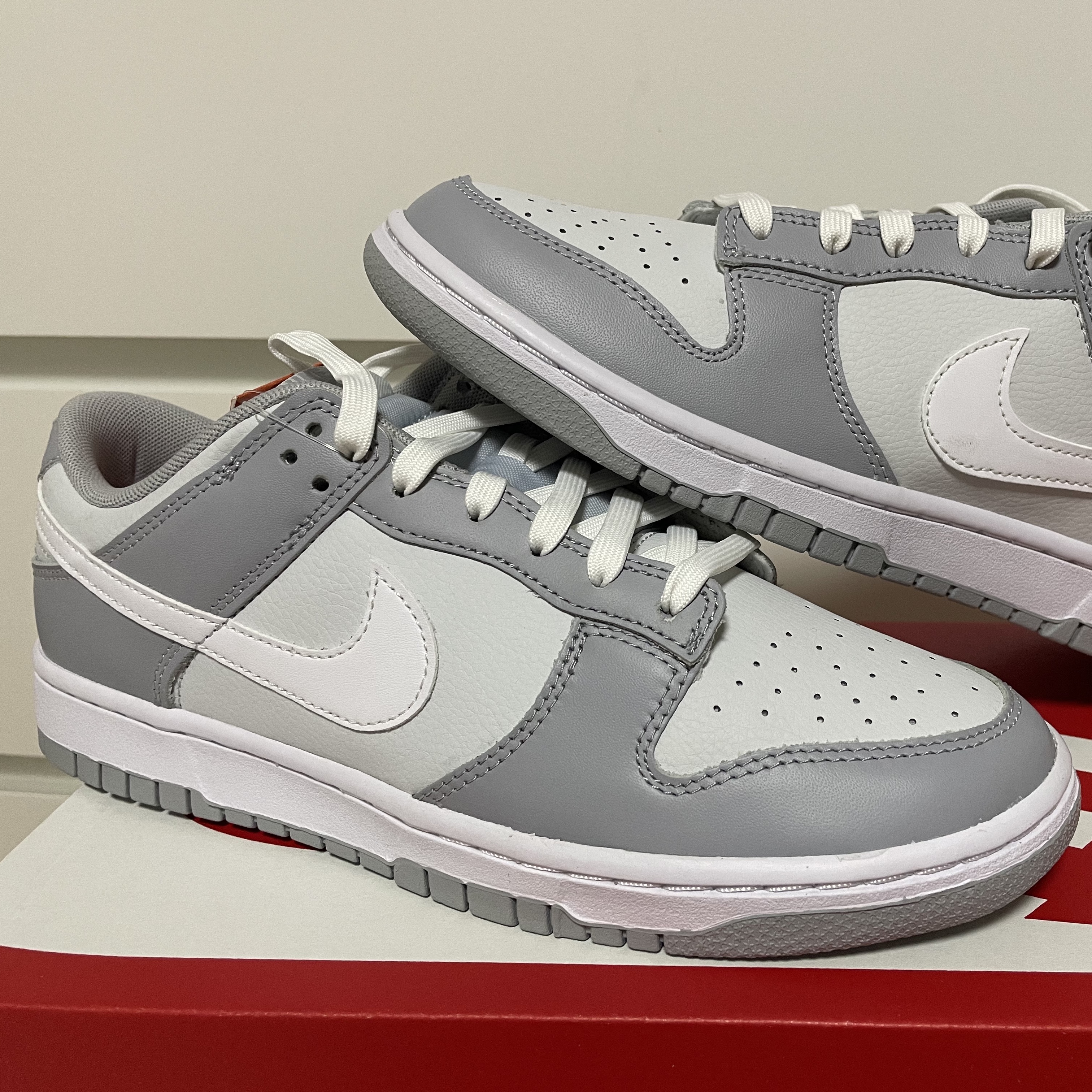 Nike Dunk Low Retro Wolf Grey 착용 스타일 - 3