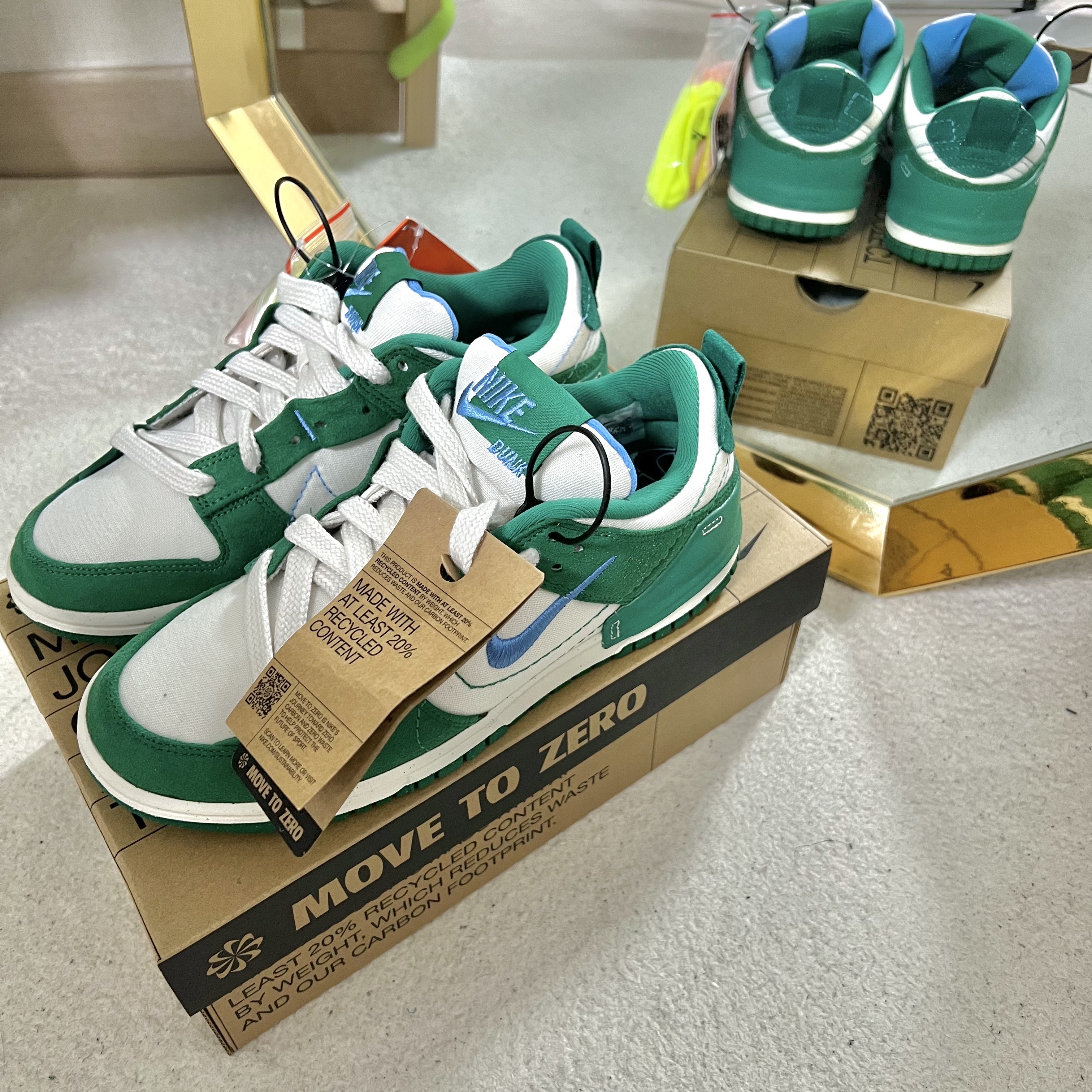 (W) Nike Dunk Low Disrupt 2 Phantom University Blue 착용 스타일 - 1