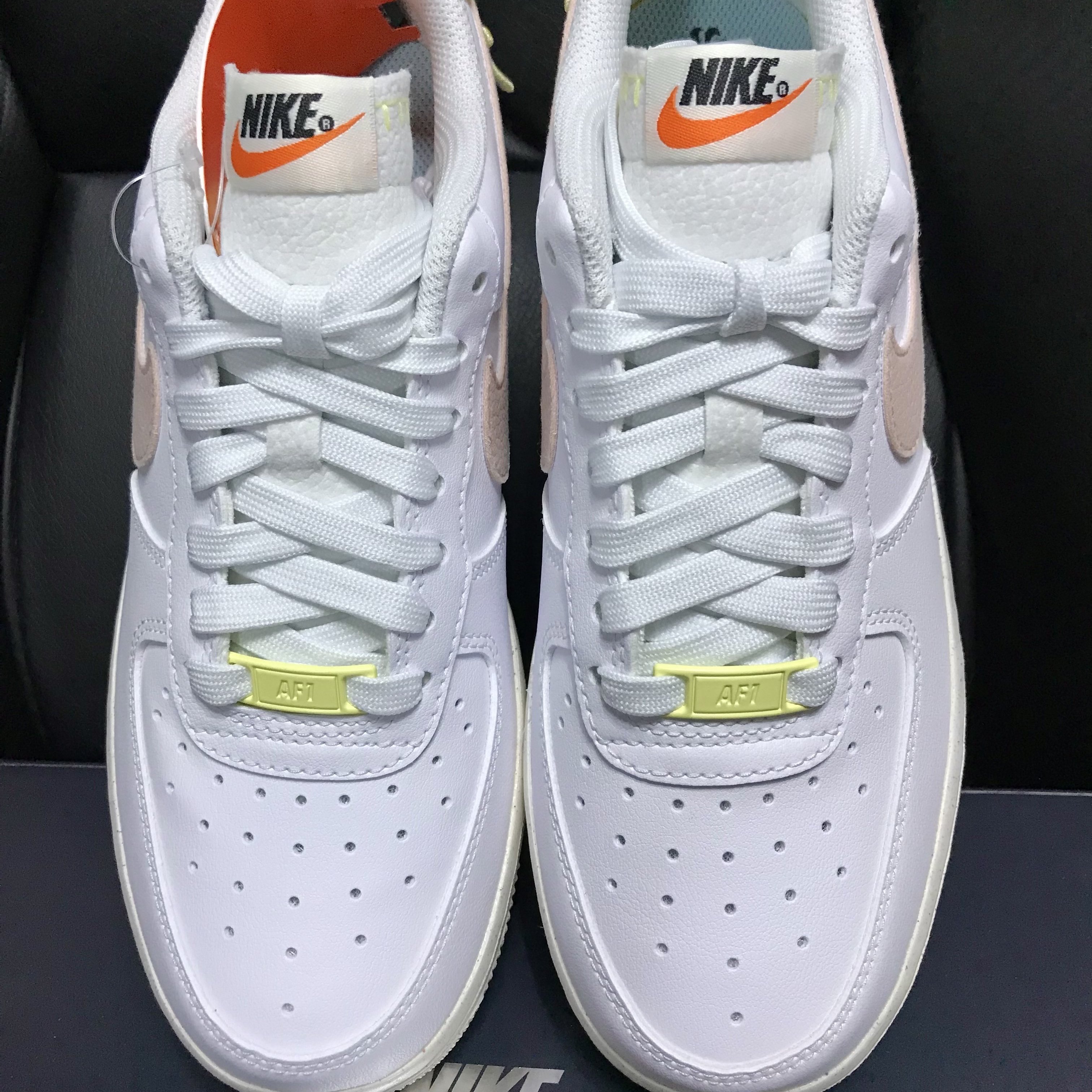 (W) Nike Air Force 1 '07 SE Next Nature White Pink Oxford 착용 스타일 - 1