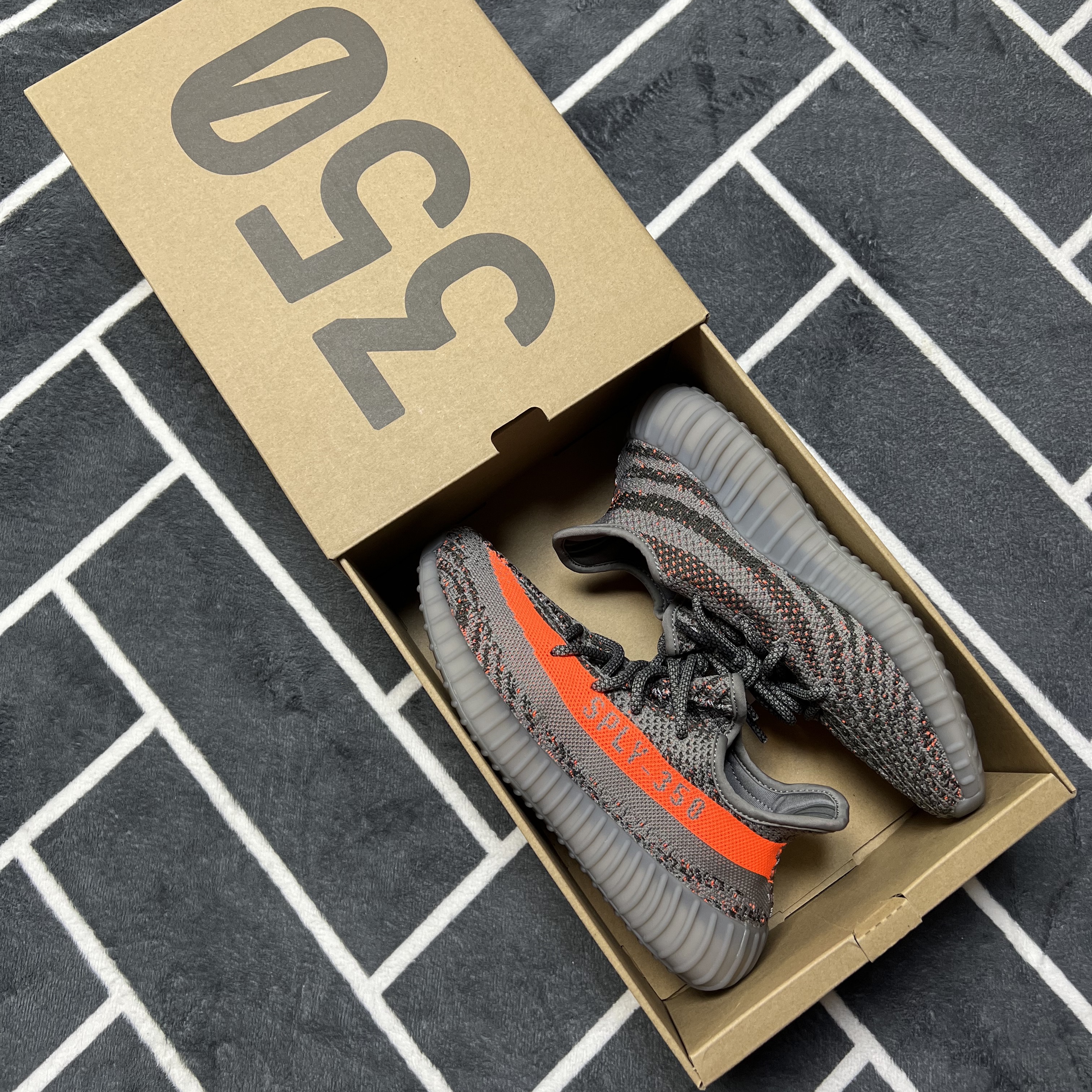 Adidas Yeezy Boost 350 V2 Beluga - Reflective 착용 스타일 - 3