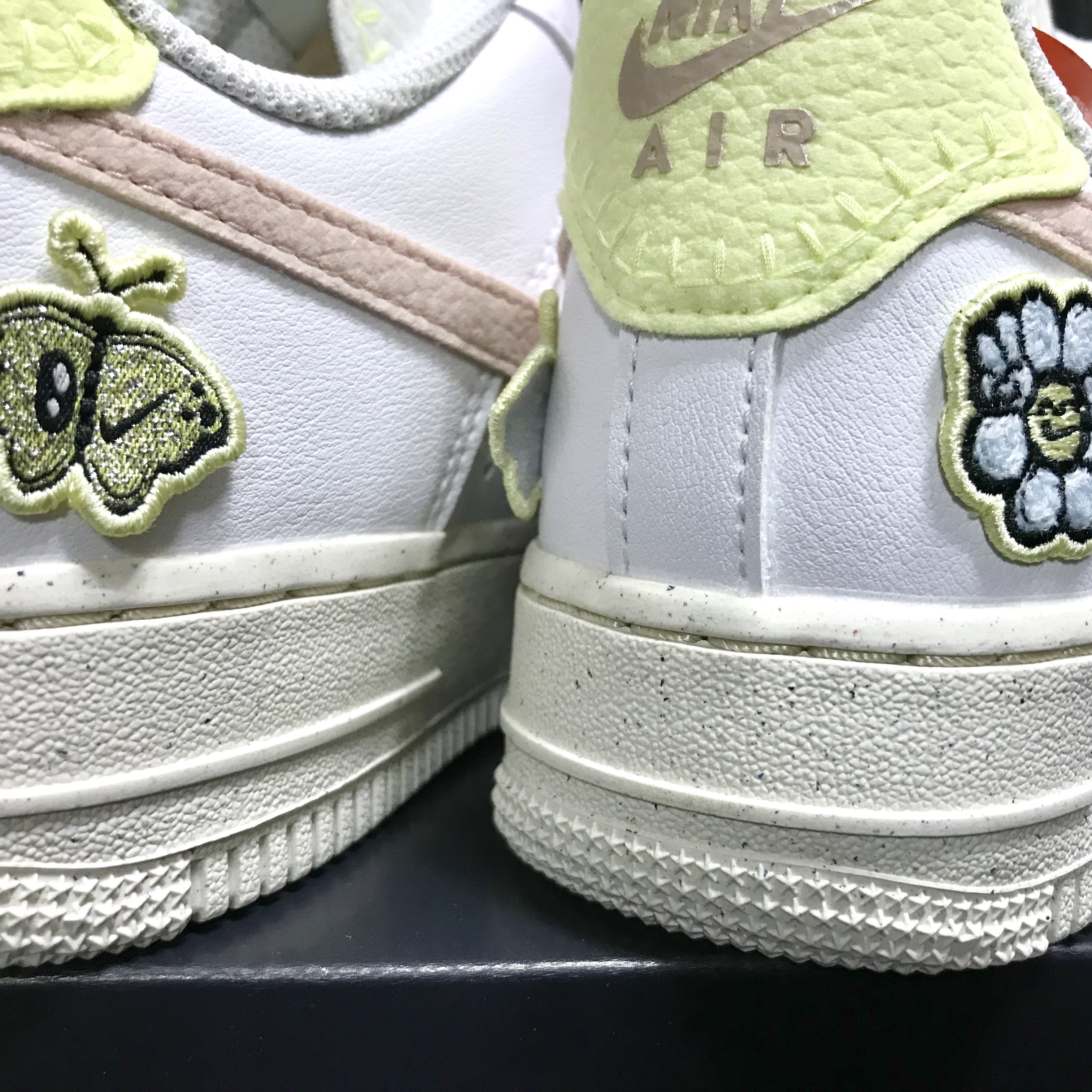 (W) Nike Air Force 1 '07 SE Next Nature White Pink Oxford 착용 스타일 - 2